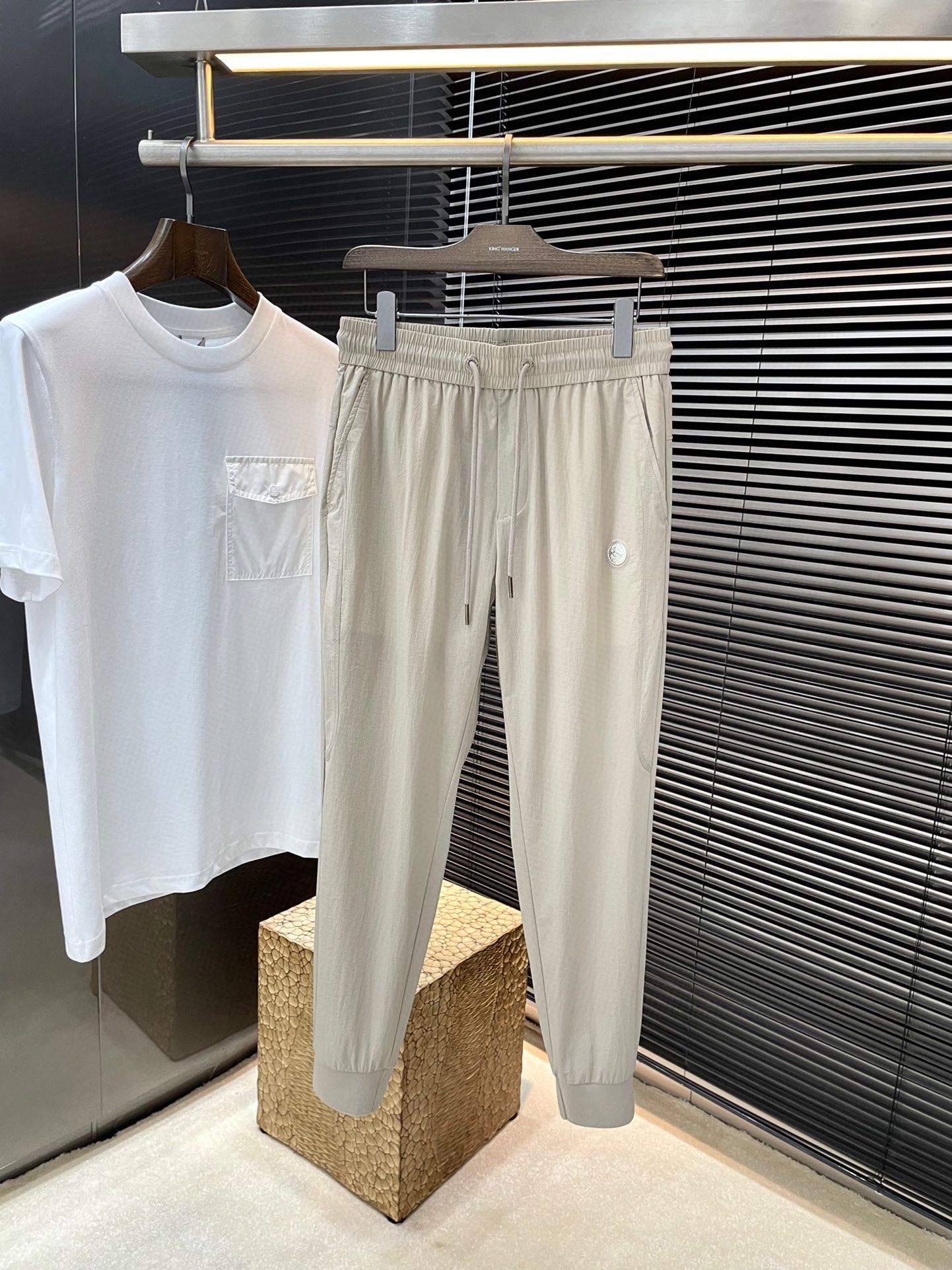 Spring 2025 Stone Island Leisure Pants: Comfortable and Stylish Curry Fabric Design