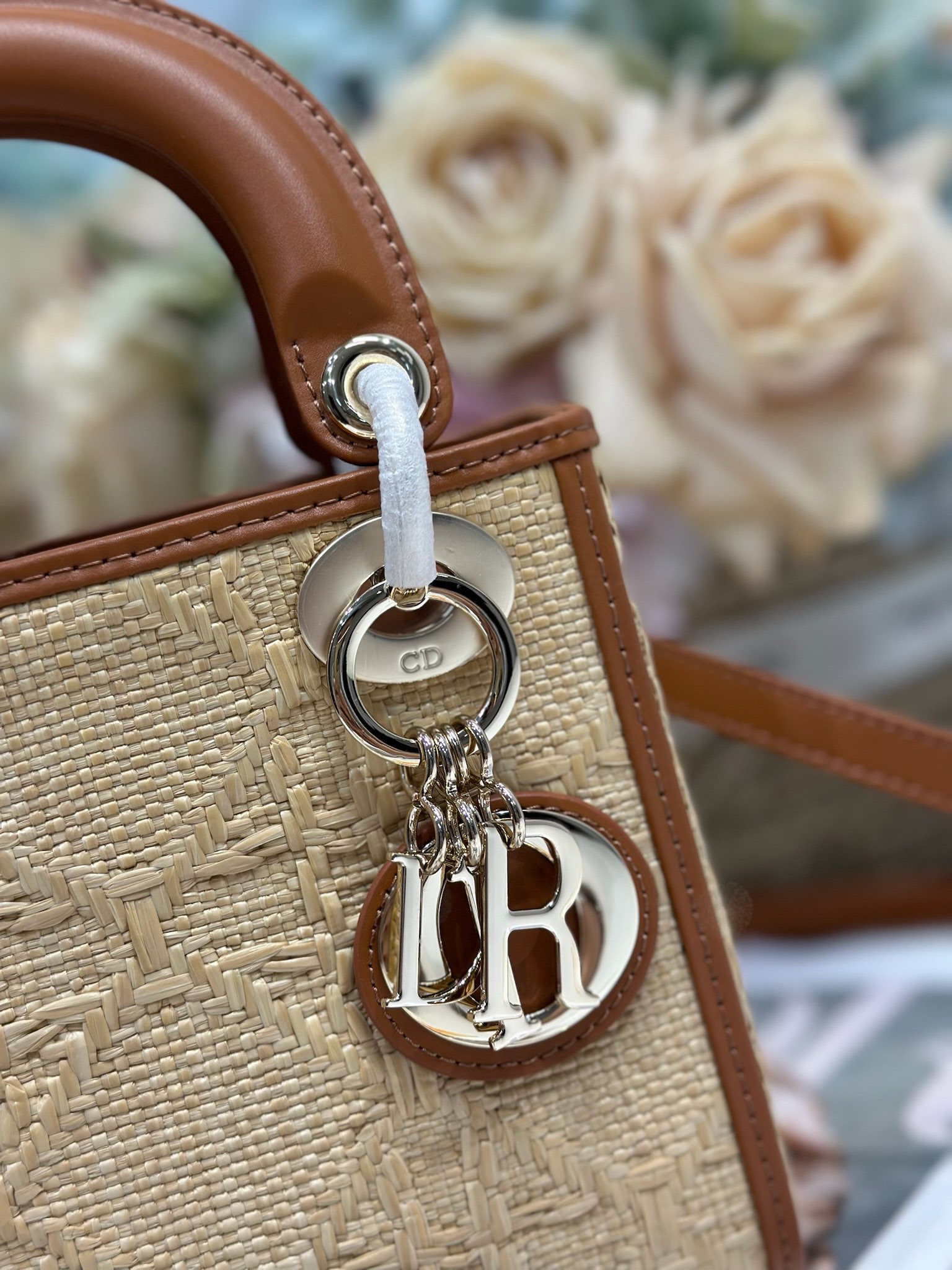 Lady Dior Mini Bag: Raffia Cannage, Leather Trim, Iconic Charm - Stylish & Elegant 5 i1747981427 8542 3