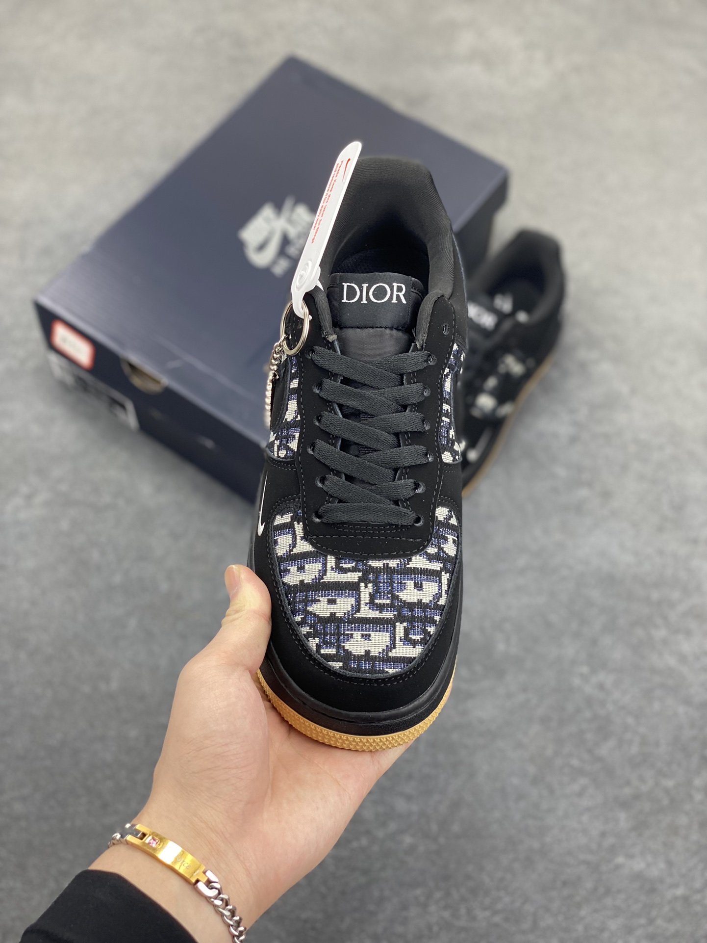 图片[2]-Nike Air Force 1 Low 空军一号低帮百搭休闲运动板鞋。柔软、弹性十足的缓震性能和出色的中底设计，横跨复古与现代的外型结合，造就出风靡全球三十多年的Force 1，直到今天还深受青睐。 货号：KK1988-058 尺码：36 36.5 37.5 38 38.5 39 40 40.5 41 42 42.5 43 44 44.5 45-选品中心