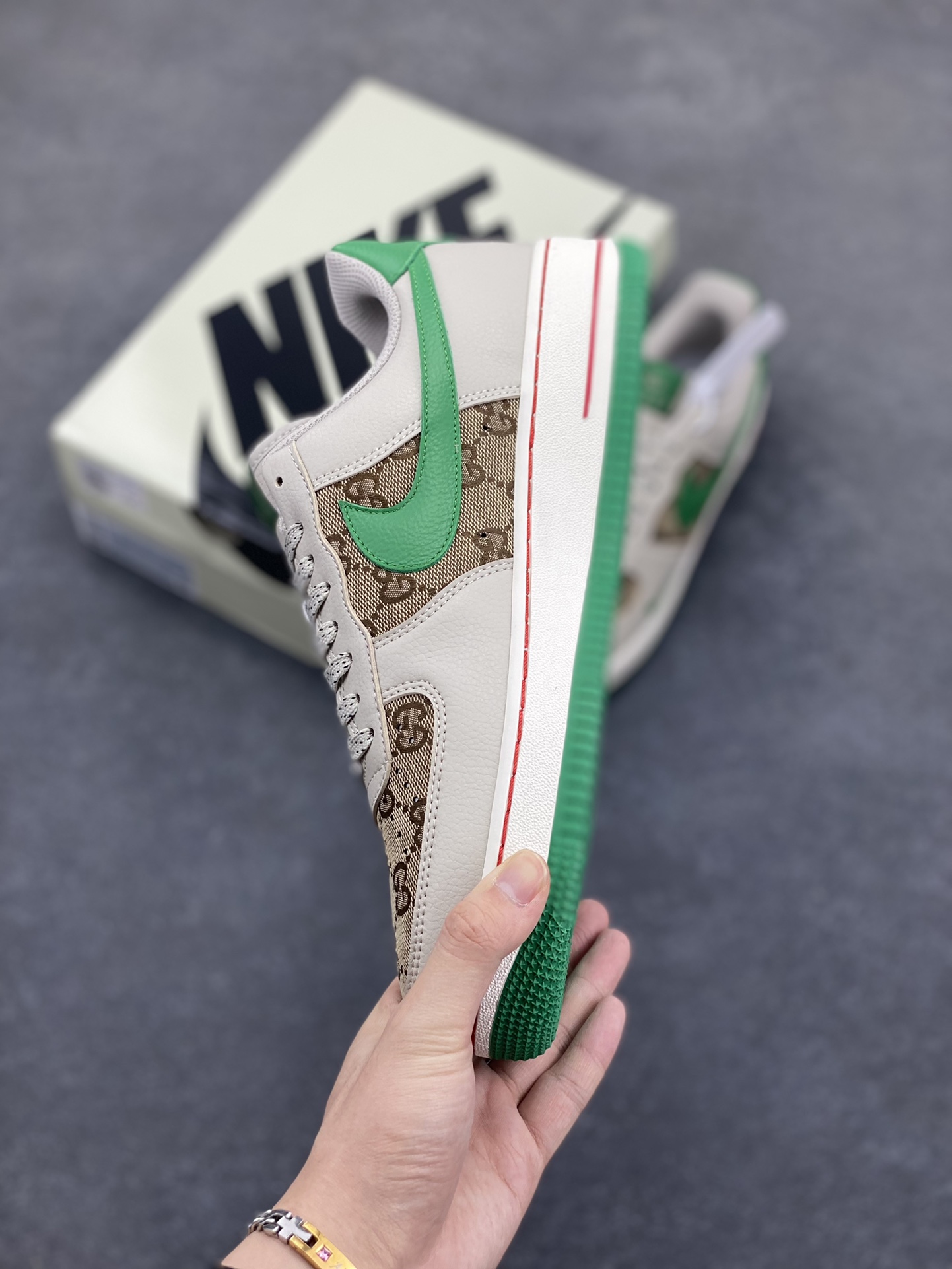 图片[3]-NIke Air Force 1 \’07 Low “古驰联名”空军一号 低帮 运动鞋 休闲鞋 折边针车 工艺难度大 原楦头原纸板 原装鞋盒 定制五金配件 内置全掌气垫 原厂鞋底 货号：LW9279-003 尺码：36 36.5 37.5 38 38.5 39 40 40.5 41 42 42.5 43 44 44.5 45-选品中心