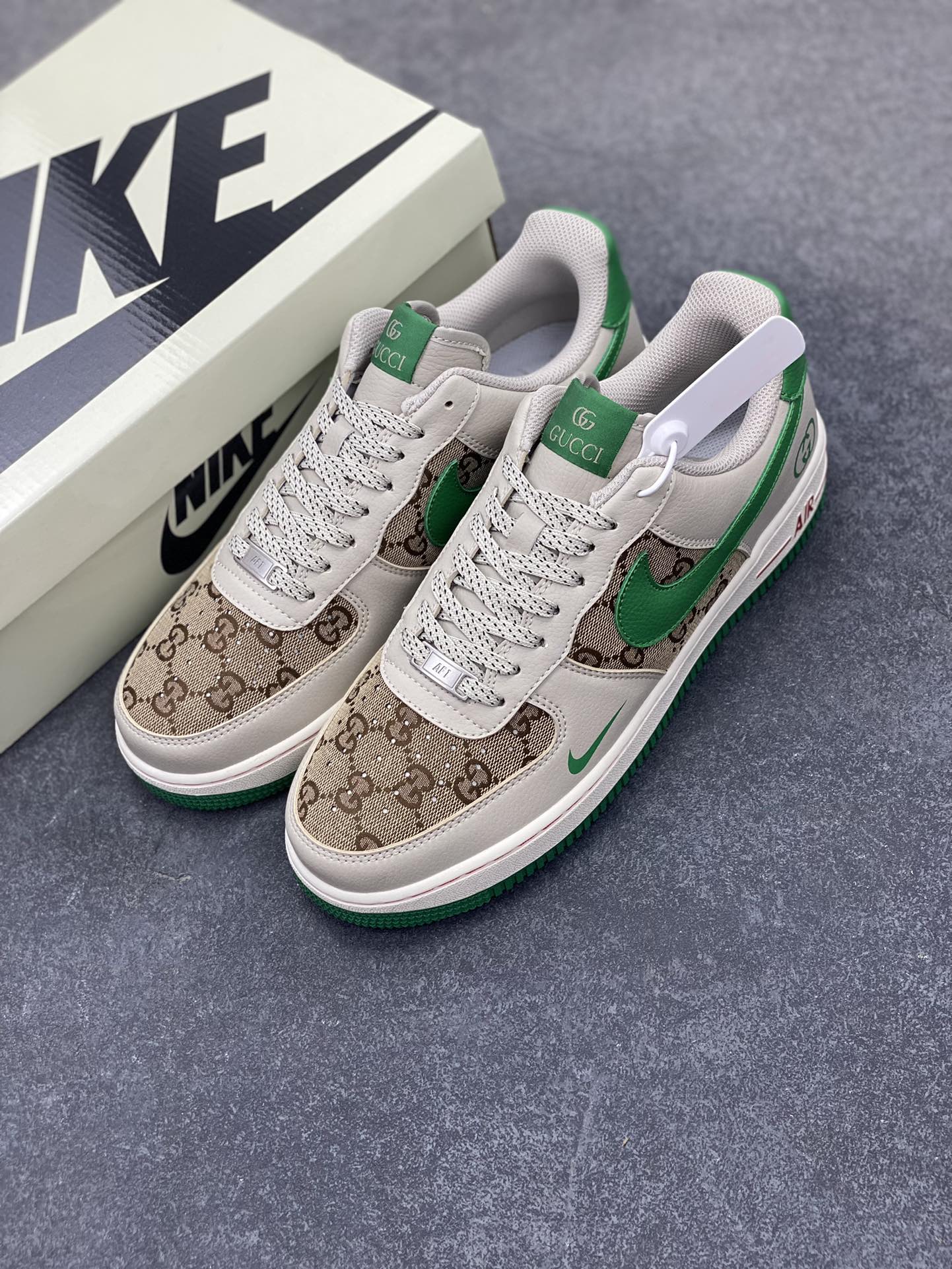 图片[8]-NIke Air Force 1 \’07 Low “古驰联名”空军一号 低帮 运动鞋 休闲鞋 折边针车 工艺难度大 原楦头原纸板 原装鞋盒 定制五金配件 内置全掌气垫 原厂鞋底 货号：LW9279-003 尺码：36 36.5 37.5 38 38.5 39 40 40.5 41 42 42.5 43 44 44.5 45-选品中心