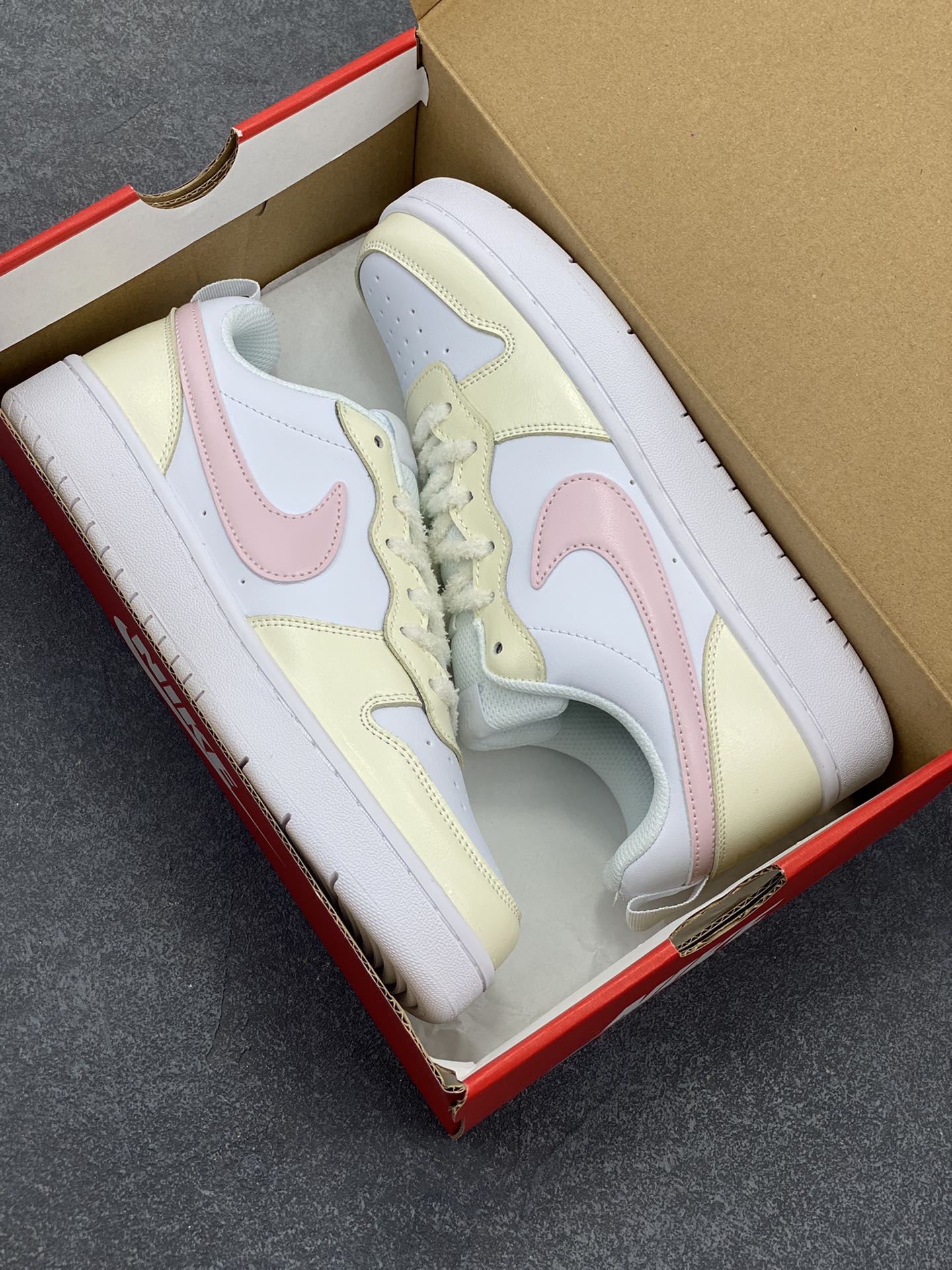 图片[9]-福利特价 Nike Court Borough Low 低帮百搭透气休闲运动板鞋男女鞋 经典耐用的设计，兼顾舒适脚感和出众风范，演绎匠心之作。结构性的支撑贴合感结合复古篮球设计，塑就场外全明星风范。 货号：BQ5448-100 尺码：36 36.5 37.5 38 38.5 39 40 40.5 41 42 42.5 43 44 45-选品中心