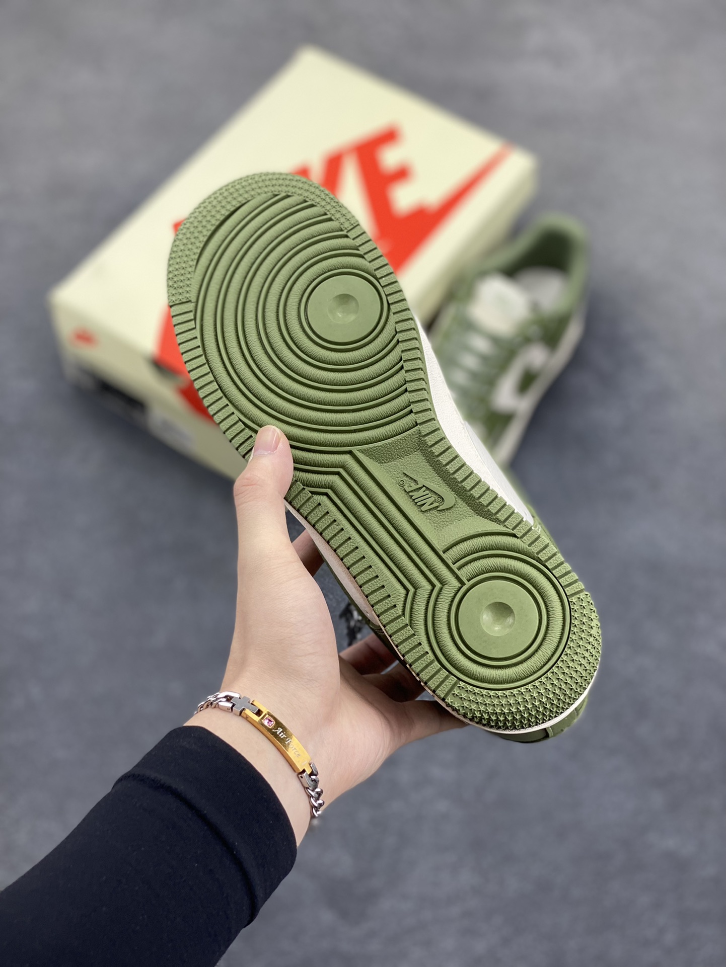 图片[5]-NIke Air Force 1 \’07 Low “斯图西联名–荷叶绿”空军一号 低帮 运动鞋 休闲鞋 折边针车 工艺难度大 原楦头原纸板 原装鞋盒 定制五金配件 内置全掌气垫 原厂鞋底 货号：BB5353-515 尺码：36 36.5 37.5 38 38.5 39 40 40.5 41 42 42.5 43 44 44.5 45-选品中心