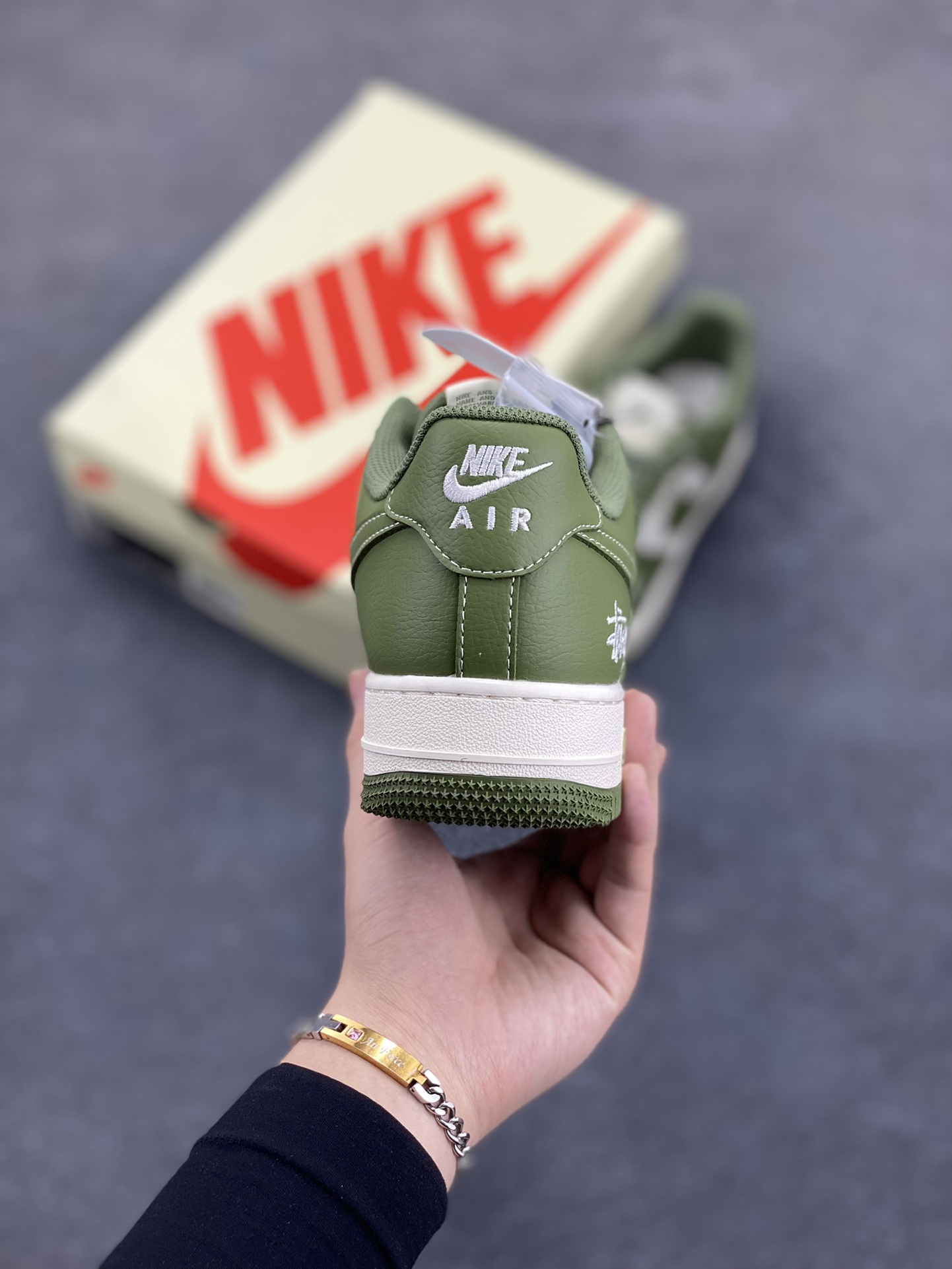 图片[4]-NIke Air Force 1 \’07 Low “斯图西联名–荷叶绿”空军一号 低帮 运动鞋 休闲鞋 折边针车 工艺难度大 原楦头原纸板 原装鞋盒 定制五金配件 内置全掌气垫 原厂鞋底 货号：BB5353-515 尺码：36 36.5 37.5 38 38.5 39 40 40.5 41 42 42.5 43 44 44.5 45-选品中心