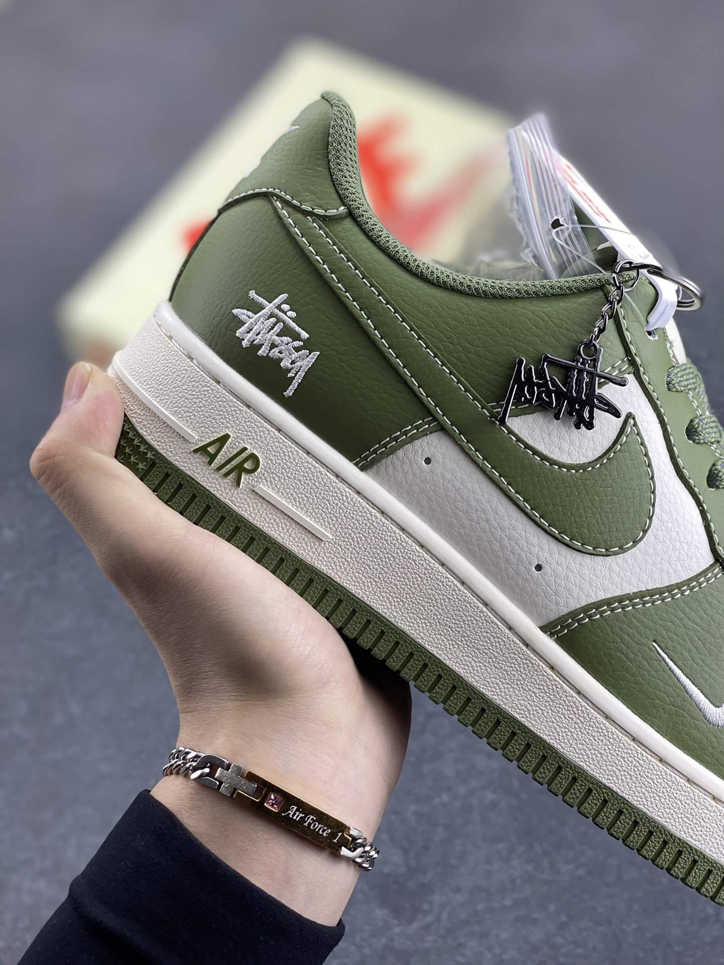 图片[6]-NIke Air Force 1 \’07 Low “斯图西联名–荷叶绿”空军一号 低帮 运动鞋 休闲鞋 折边针车 工艺难度大 原楦头原纸板 原装鞋盒 定制五金配件 内置全掌气垫 原厂鞋底 货号：BB5353-515 尺码：36 36.5 37.5 38 38.5 39 40 40.5 41 42 42.5 43 44 44.5 45-选品中心