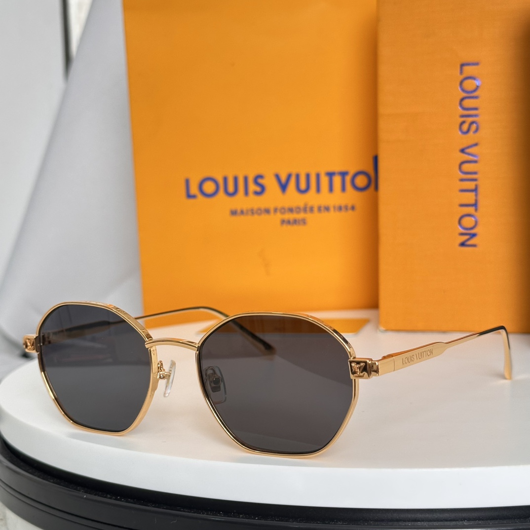  ‼️LOUIS VUITTON
MOD：Z2193U
Size：54口19-142