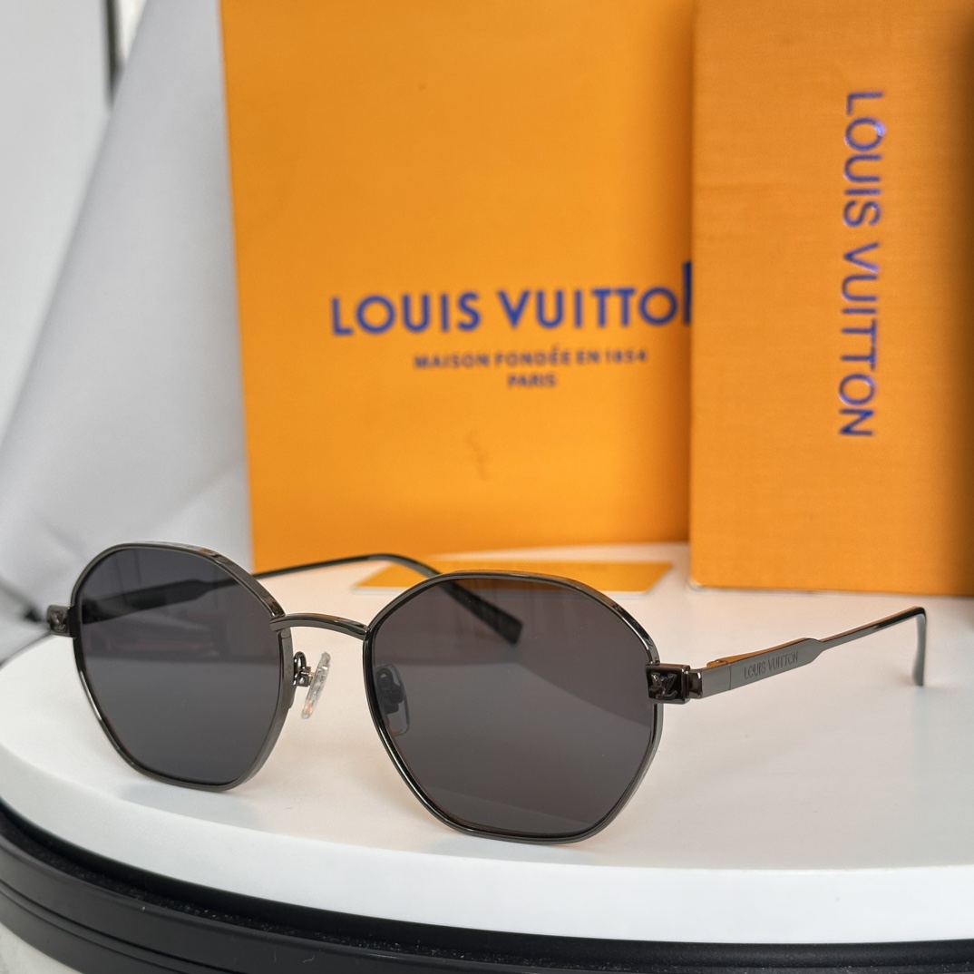  ‼️LOUIS VUITTON
MOD：Z2193U
Size：54口19-142