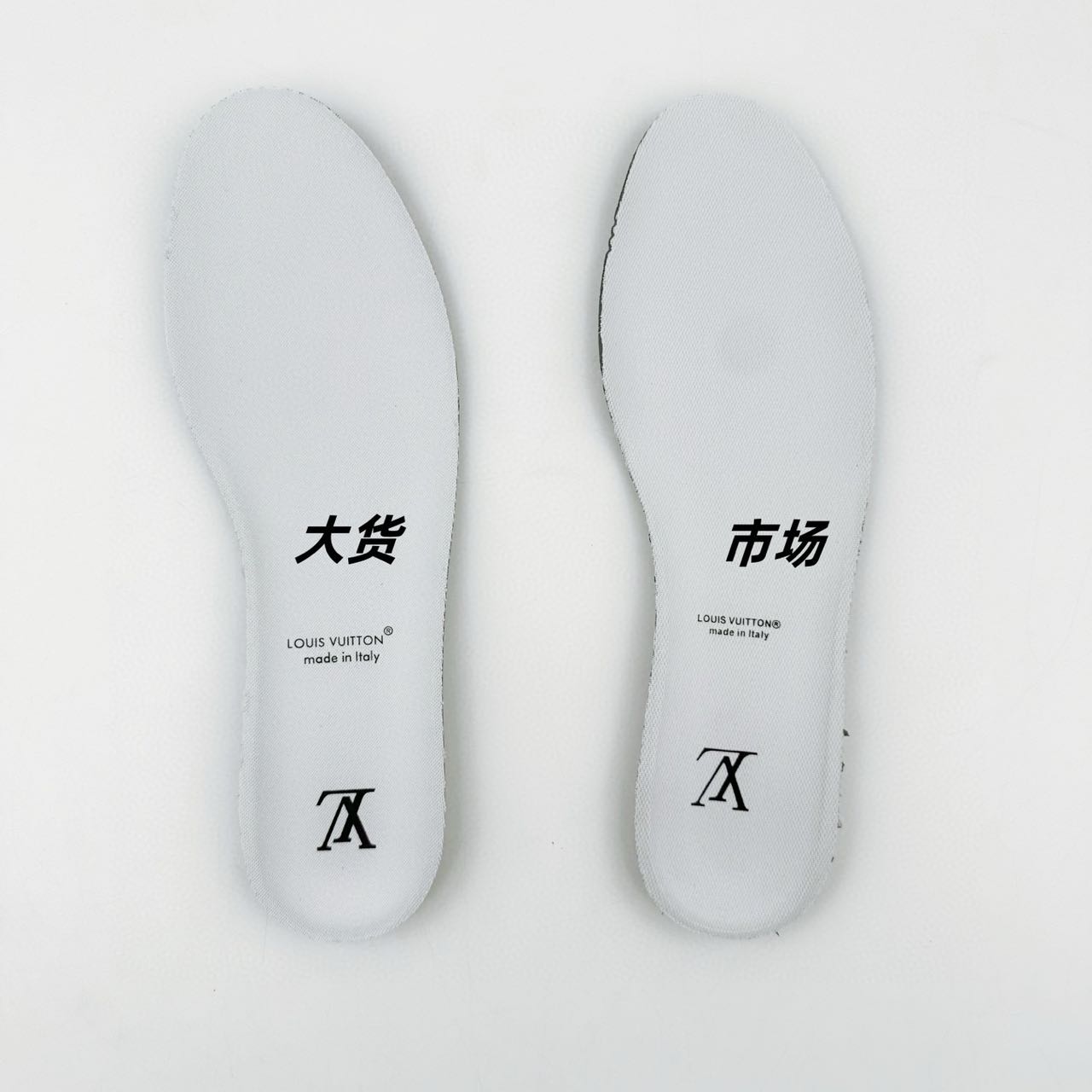 图片[8]-【渠道顶级】法国巴黎百年奢侈品牌LV路易威登Louis Vuitton LOUIS VUITTON Olympia 牛皮革 圆头系带 低帮 生活休闲鞋 第一时间订入zp开发⚠ 每个拼色的材质都是原版独家定制 与正品一致 做到对版对色 大底开模高弹力环保 发泡底 模具费都高达几十万 原版头层皮鞋面 压花都是按正品一比一打造开发 不偷半点料 不掺半点假 细节原版一致 可对比 全包套原版包装配件 最新包装大礼盒!! 目前市面一梯队级别 ⚠市场太杂请注意混卖版本 可区别材料 版型 质感 包装配件 一切肉眼可见的细节 尺码：35 36 37 38 39 40 41 42 43 44 45 46-选品中心