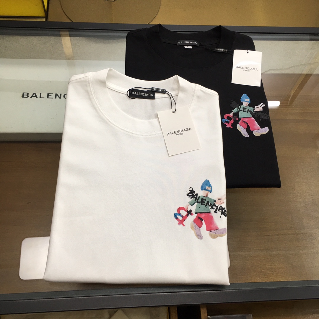 NO:494644,New product [BLCA...] The latest short-sleeved round-neck T-shirt in the first spring and summer counter, high-end customization, avant-garde and fashionable design!  Brand logo heavy craft design, high-end customized mercerated cloud cotton fabric, soft feel, comfortable to wear, exquisite counter-level car line, fine workmanship, invincible and handsome upper body effect!  A must-have item for handsome men!  The color is shown in the figure. Code number M-4XL, T-shirt,tees, t-shirt,alexander wang19860909新品【BLCA...】 春夏首发专柜最新款短袖圆领T恤 高端订制 设计前卫时尚！品牌logo重工艺设计 高端定制丝光云朵棉面料.手感柔软.穿着舒适.专柜级别精致车线.做工精细.上身效果无敌帅气！型男必备单品！ 颜色如图 码数M-4XL,,T-shirt,tees，t-shirt,alexander wang,Men's clothing