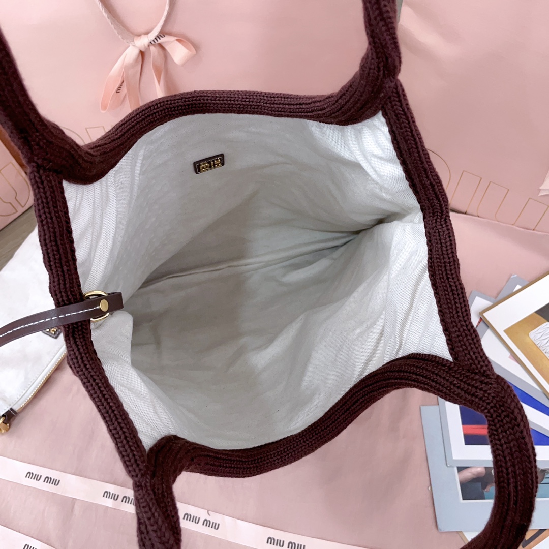 Miu Miu Knitted Tote Bag with Detachable Pouch - Spacious & Lightweight 9 i1748051473 7821 7