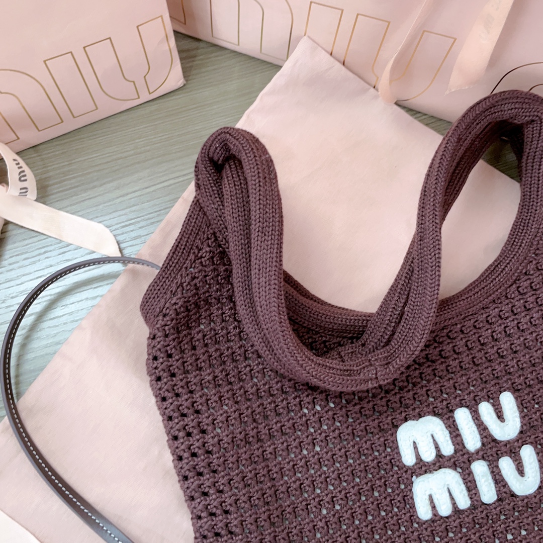 Miu Miu Knitted Tote Bag with Detachable Pouch - Spacious & Lightweight 7 i1748051508 4356 0
