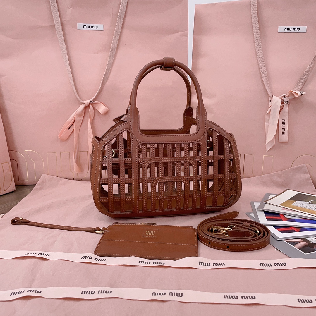 Miu Miu Woven Nappa Leather Handbag: Summer Style with Detachable Strap 4 i1748053317 2812 2