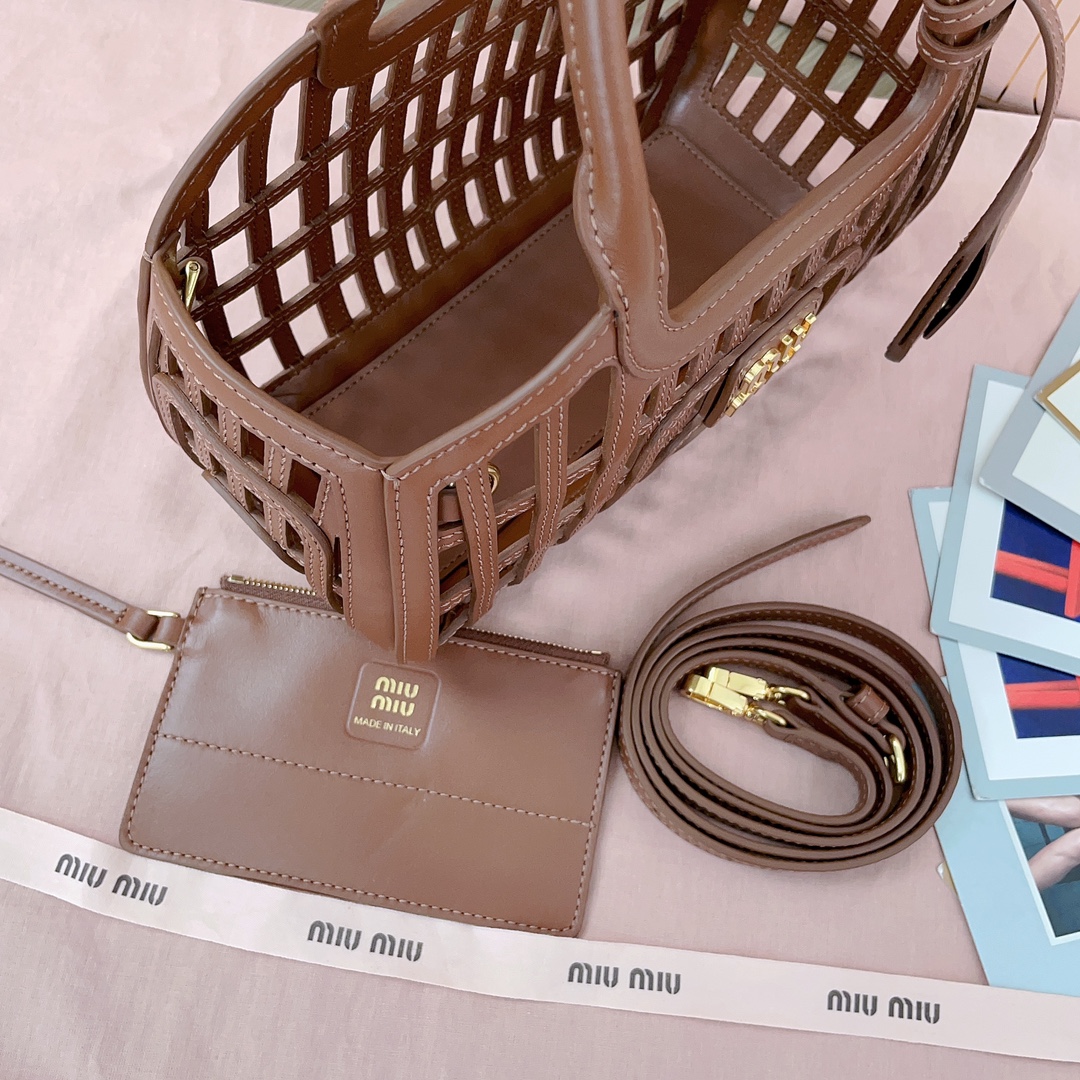 Miu Miu Woven Nappa Leather Handbag: Summer Style with Detachable Strap 8 i1748053317 3752 7