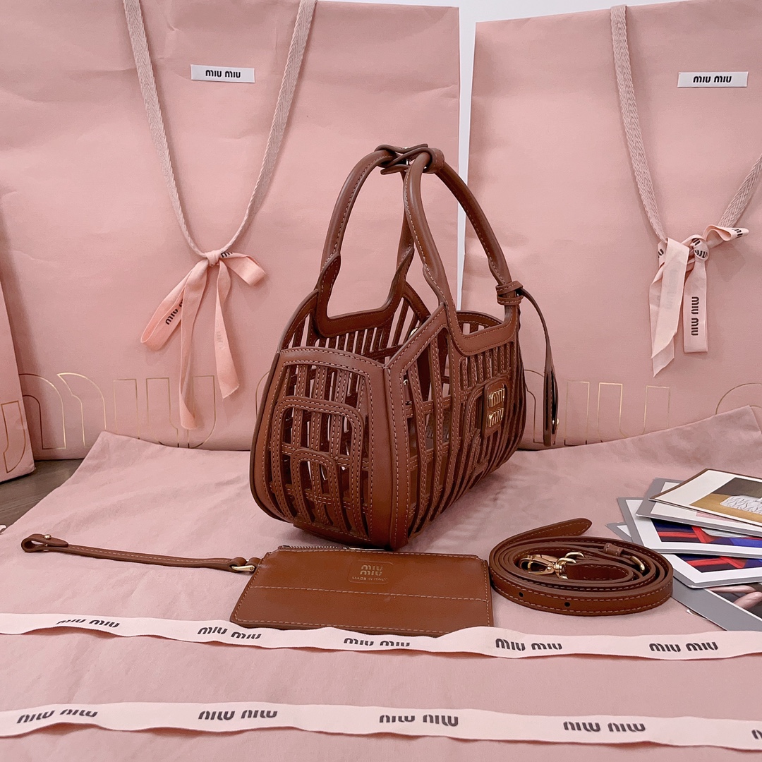 Miu Miu Woven Nappa Leather Handbag: Summer Style with Detachable Strap 3 i1748053317 3792 1
