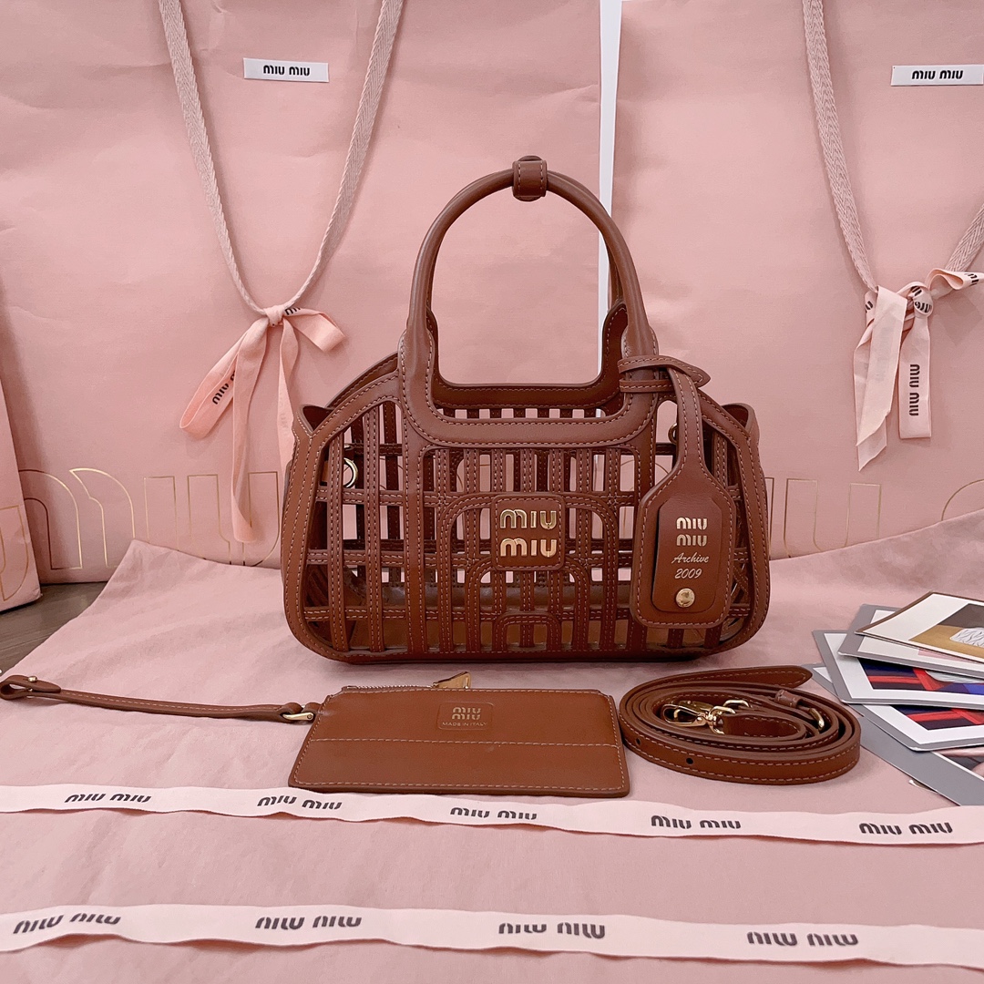 Miu Miu Woven Nappa Leather Handbag: Summer Style with Detachable Strap 2 i1748053317 7446 0