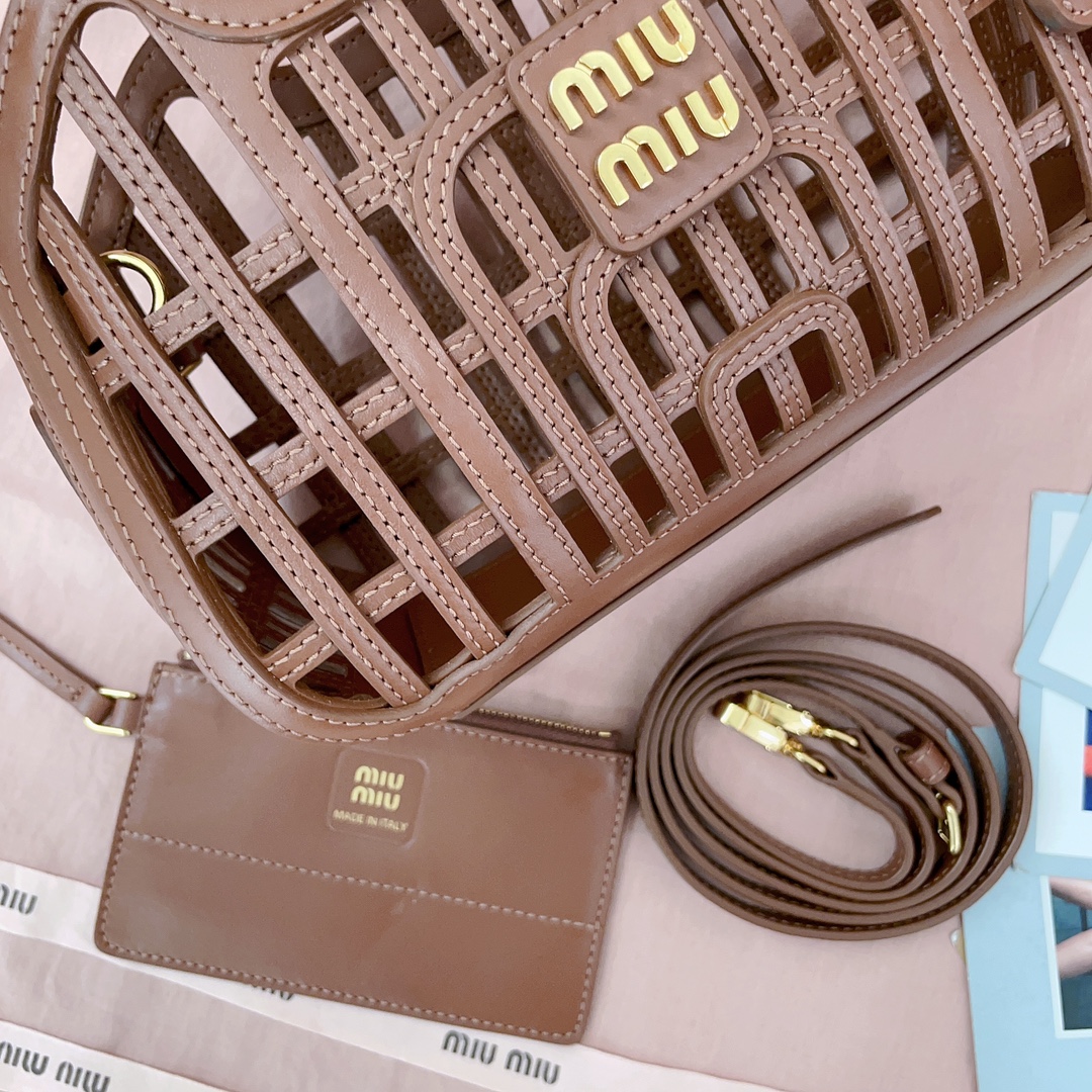 Miu Miu Woven Nappa Leather Handbag: Summer Style with Detachable Strap 9 i1748053317 9715 5