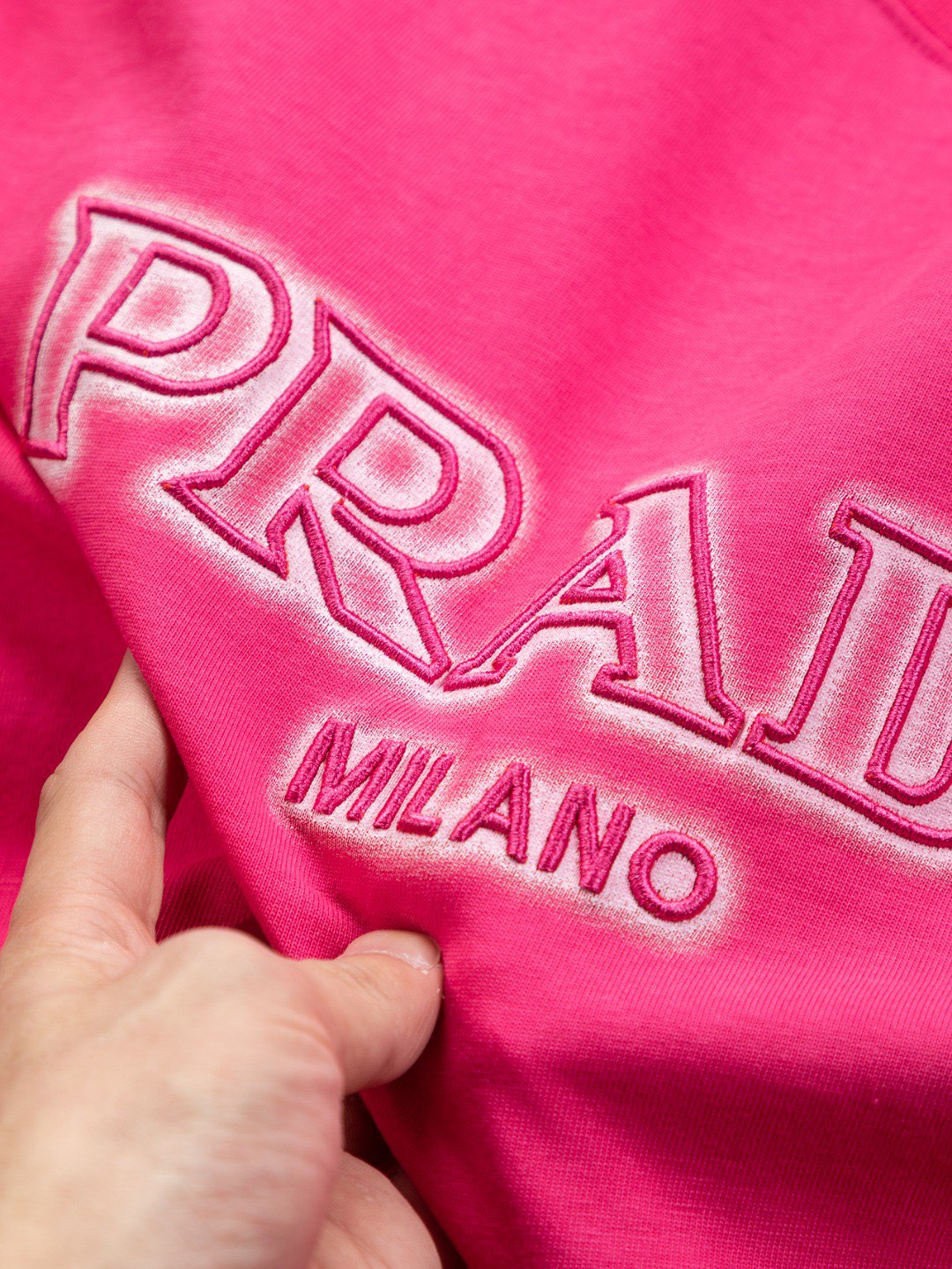 普拉达/Prada 夏季新款 泼墨刺绣字母圆领短袖T恤