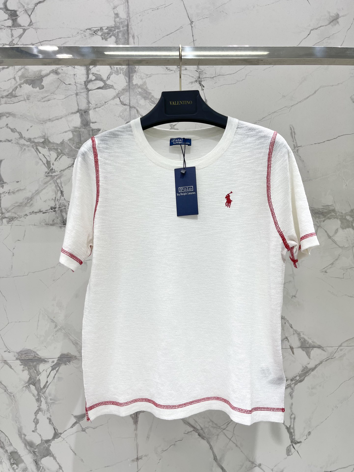 Polo 刺绣撞色小马扎线短袖

精致的小马刺绣给萌化了！🐎💖 刺绣细节超级到位，小马的表情都栩栩如生，