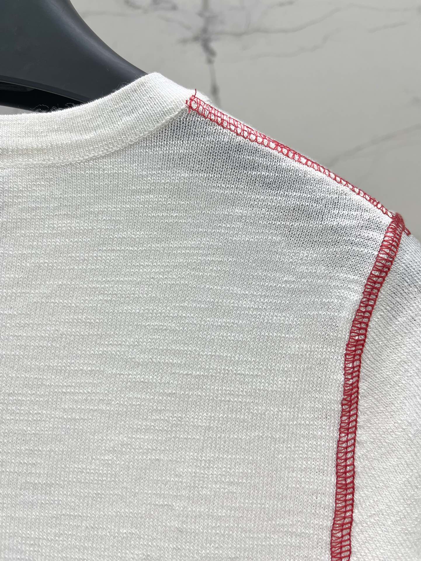 Polo 刺绣撞色小马扎线短袖

精致的小马刺绣给萌化了！🐎💖 刺绣细节超级到位，小马的表情都栩栩如生，