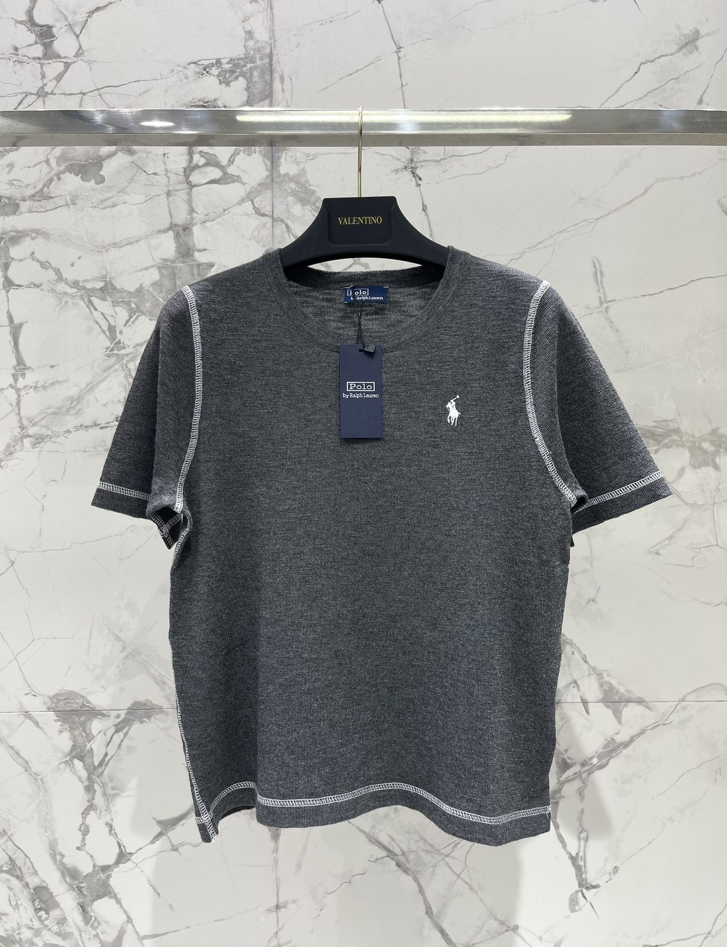 Polo 刺绣撞色小马扎线短袖

精致的小马刺绣给萌化了！🐎💖 刺绣细节超级到位，小马的表情都栩栩如生，