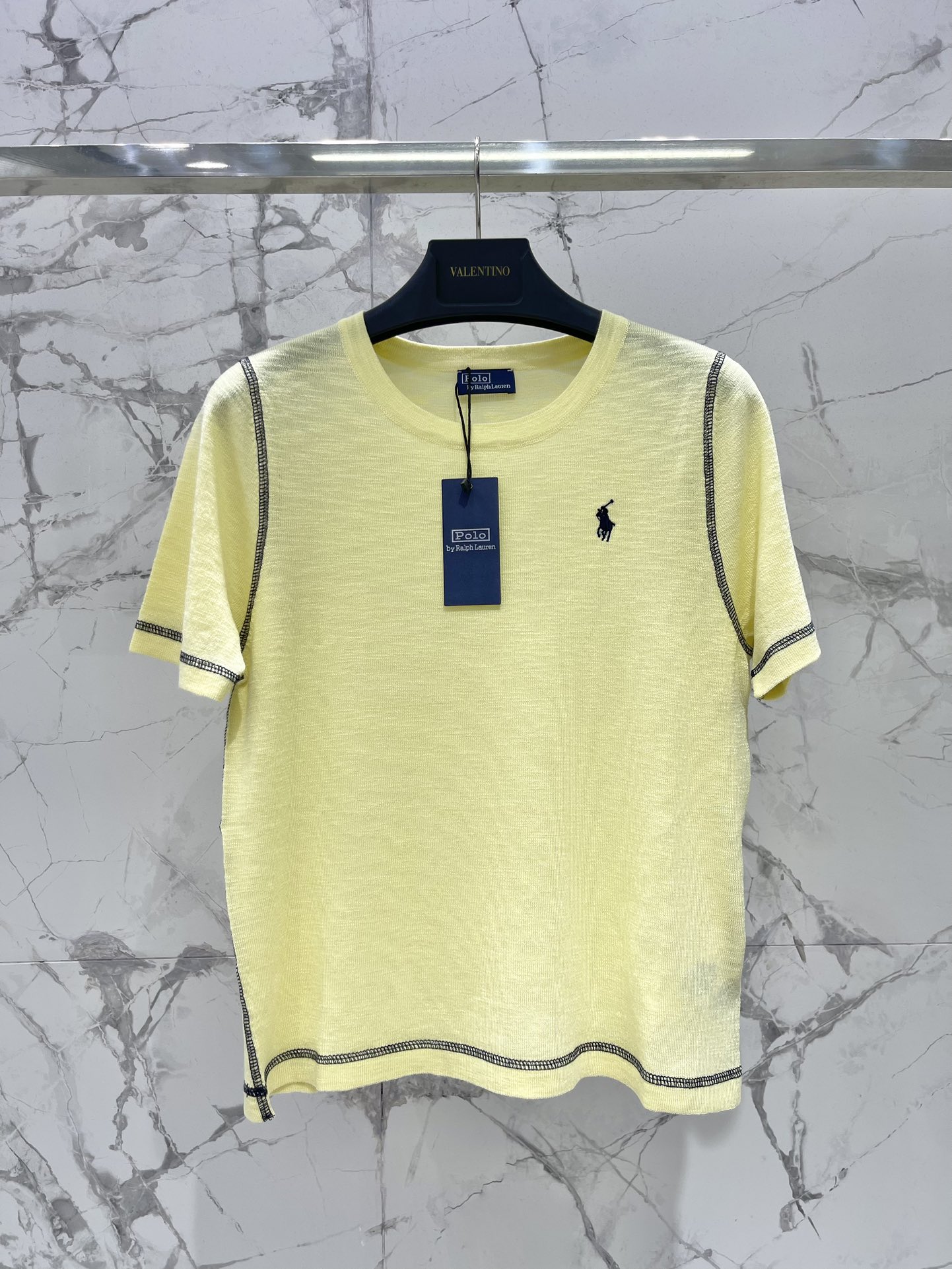 Polo 刺绣撞色小马扎线短袖

精致的小马刺绣给萌化了！🐎💖 刺绣细节超级到位，小马的表情都栩栩如生，