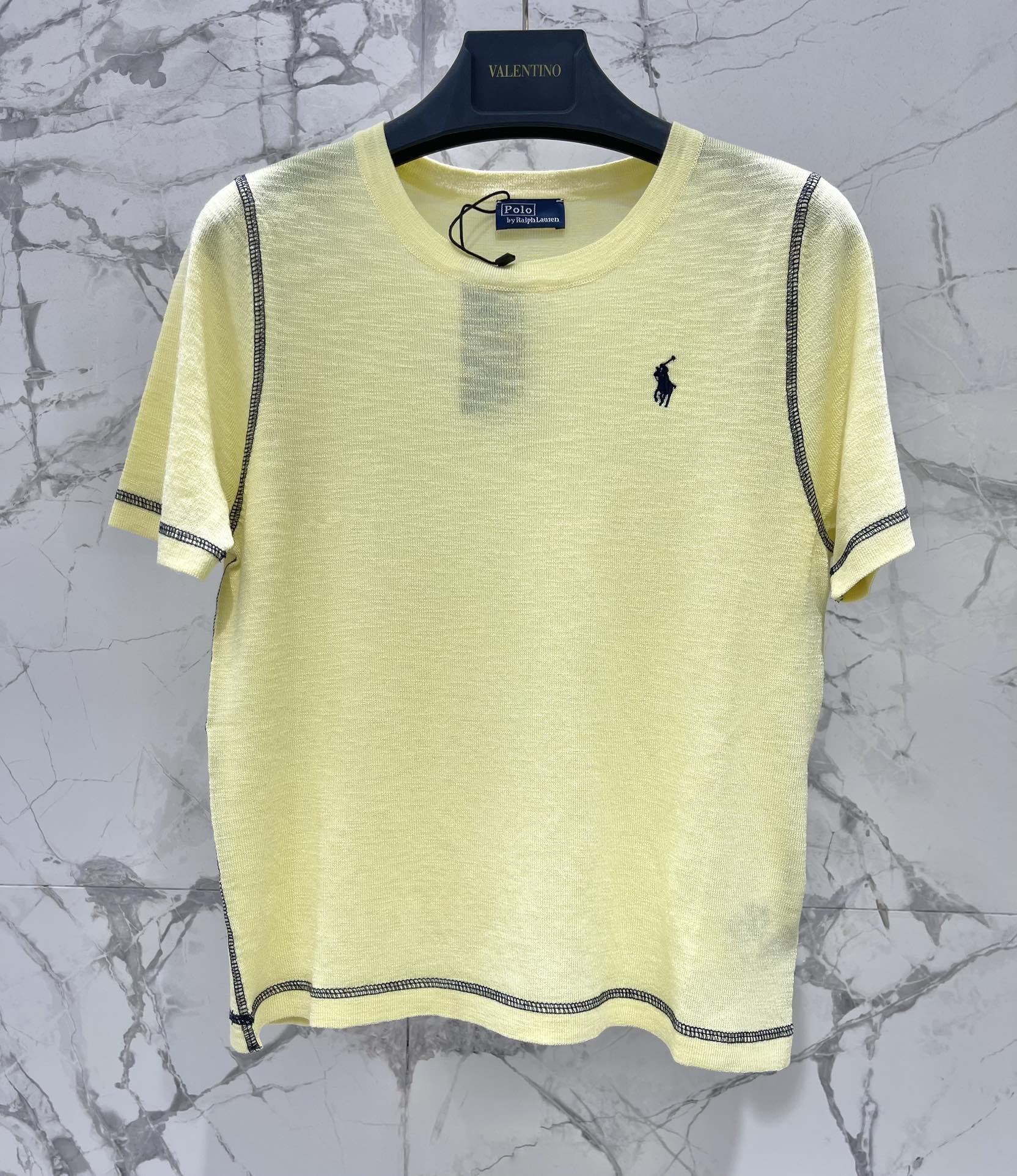 Polo 刺绣撞色小马扎线短袖

精致的小马刺绣给萌化了！🐎💖 刺绣细节超级到位，小马的表情都栩栩如生，