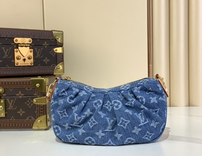 Louis Vuitton Pochette Valley Denim Monogram Handbag, 15 x 7 x 21 cm 1 Louis Vuitton Pochette Valley Denim Monogram Handbag, 15 x 7 x 21 cm