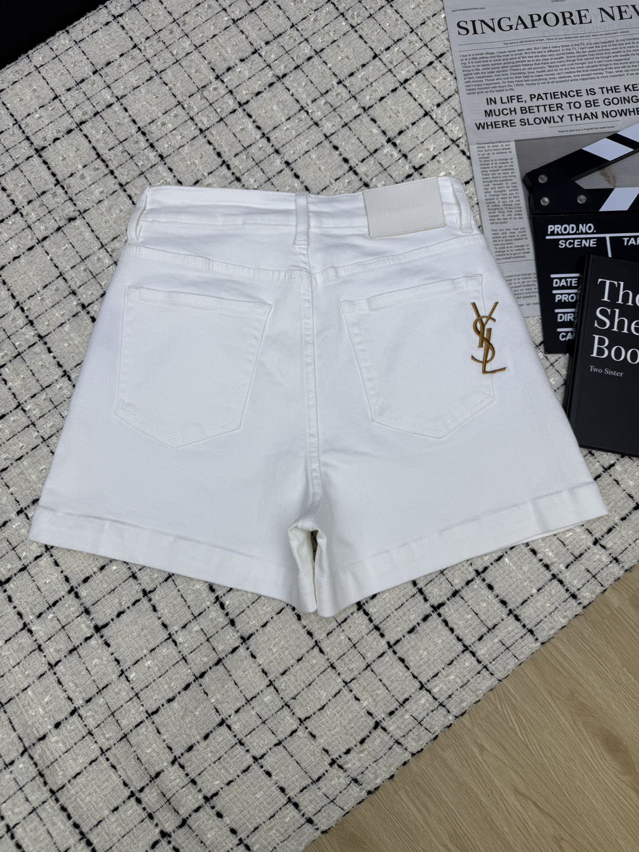 NO:416234,Long-legged bomber Sain* Lauren*25s classic embroidered logo denim shorts The most versatile hot pants in summer The wash color is very beautiful, the real thing is very high-end, the upper body is very slim, real name recommendation, casual and lazy, versatile and worry-free Three colors 26-27-28-29-30.,,saint laurent, shorts,alexander wang19860909长腿轰炸机 Sain* Lauren*25s经典刺绣logo牛仔短裤 夏季最最百搭的热裤 洗水颜色很好看 实物很高级 上身亲测很显瘦 实名推荐 休闲慵懒 百搭无烦恼 三色26-27-28-29-30.,,saint laurent,shorts,alexander wang,Women's clothing