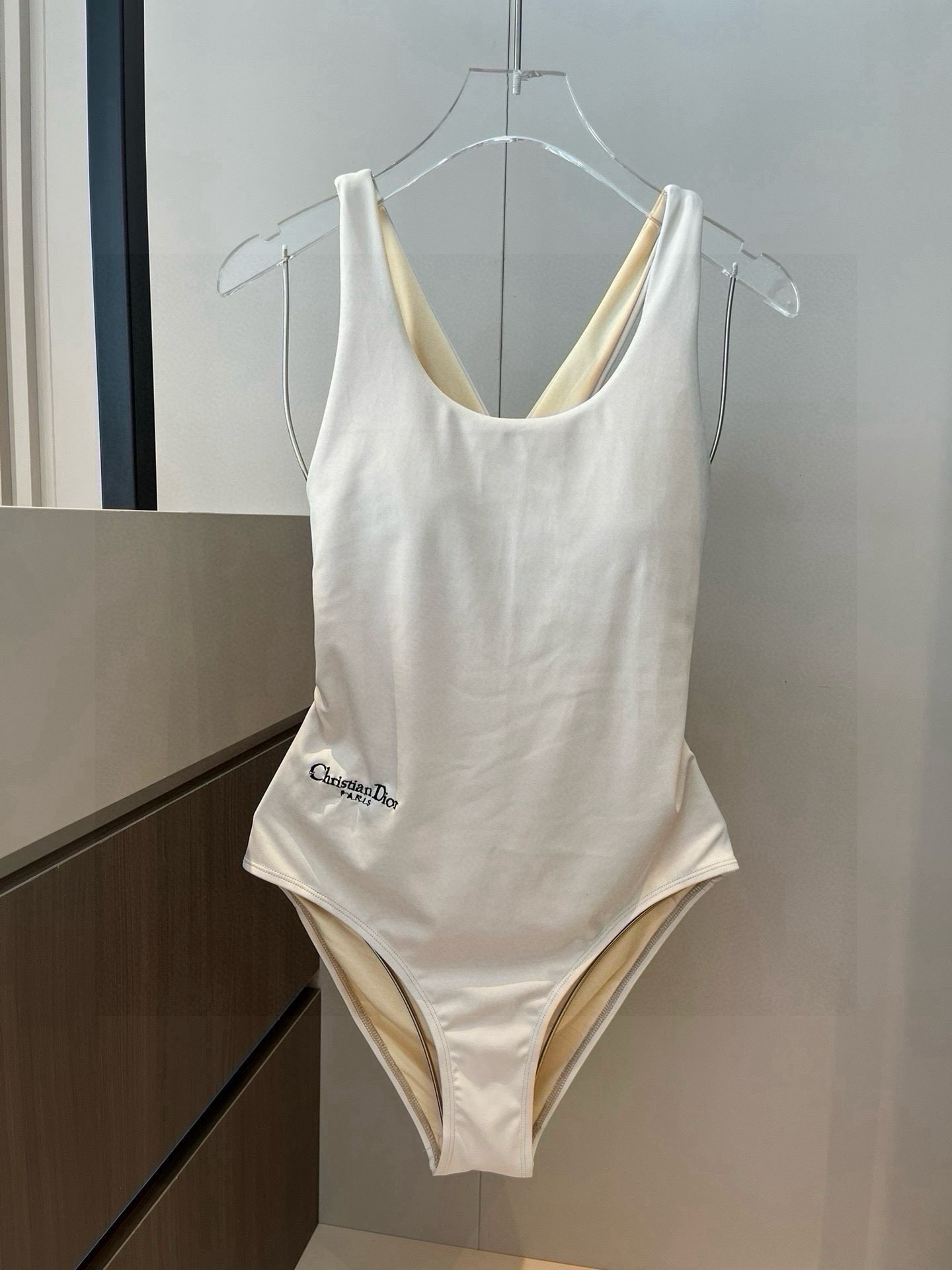 NO:373687,Dior one-piece swimsuit suitable for swimsuits in various scenarios♀Seaside, swimming pool, hot spring, water park, rafting can be worn inside and outside, and the fabric is breathable and comfortable. Quick-drying elastic swimsuits are easier to clean. S M L XL swimsuits, swimsuits, bikinis, dior, swimsuits, bikinis19860909Dior 连体泳衣适合多种场景的游泳衣♀海边 游泳池 温泉 水上乐园 漂流都可以内搭外穿也完全可以 面料透气舒适.速干弹性的游泳衣更加帖肤易清洗.S M L XL泳衣泳裤比基尼,泳衣，泳裤，比基尼,dior,swimsuits,bikinis,accessory