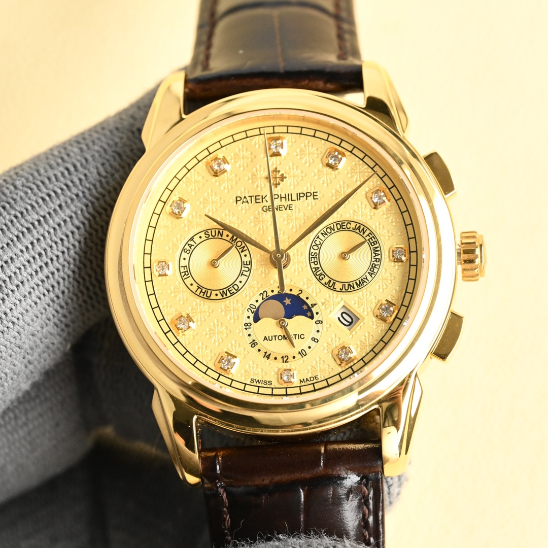 NO:337118,White Shell Gold Shell TW Patek Philippe Complex Multifunction Series 5205G-013 is launched. The first Nautilus complex watch launched so far creates a casual sports watch with super complex technology. 1 Small body panels have the following functions: 12 o'clock calendar function 10 o'clock week function 2 o'clock week function 6 o'clock 24 hours. All functions can be used normally. 2 movement uses a replica Cal. Automatic winding movement, which perfectly interprets the functions while realizing the appearance. 3 The independent watchmaker of the modification master participates in the customization of the modified dial color, giving the unique watch an interesting soul!  Craftsmanship masterpieces welcome to taste it!  ,,patek philippe19860909白壳 金壳 TW 百达翡丽复杂多功能系列5205G-013重磅登场,迄今推出的首款Nautilus复杂腕表,以超复杂的工艺技术打造休闲运动腕表. 1小身板大能量尽揽以下功能∶12点位日历功能 10点位星期功能 2点位星期功能 6点位24小时.所有功能都可正常使用. 2机芯采用复刻版Cal.自动上链机芯,在实现外观的逼真前提下,功能一并完美诠释. 3改装大师独立制表人,倾情参与定制改装表盘颜色,给予独一无二的腕表增添有趣的灵魂！ 匠心力作 欢迎各位表友品鉴！,,patek philippe,Watch