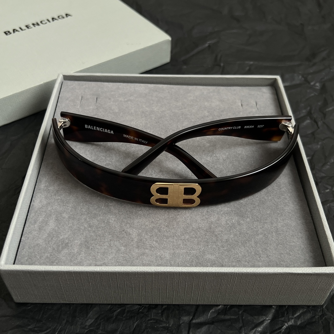 】巴黎世家 Balenciaga 发捆  复古风 简单大方 大牌金质感饱满 ，搭配衣服超好看 ！