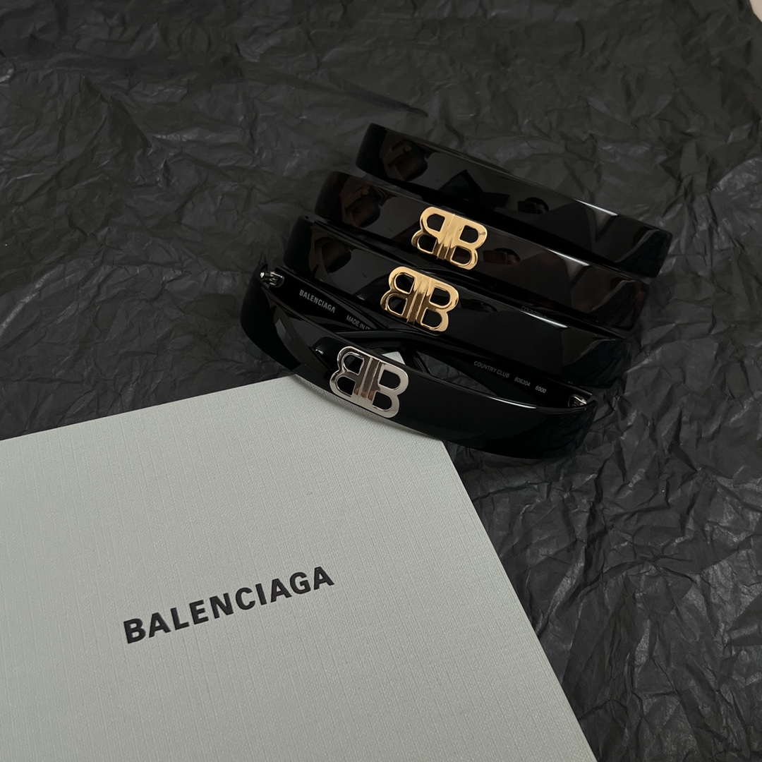】巴黎世家 Balenciaga 发捆  复古风 简单大方 大牌金质感饱满 ，搭配衣服超好看 ！