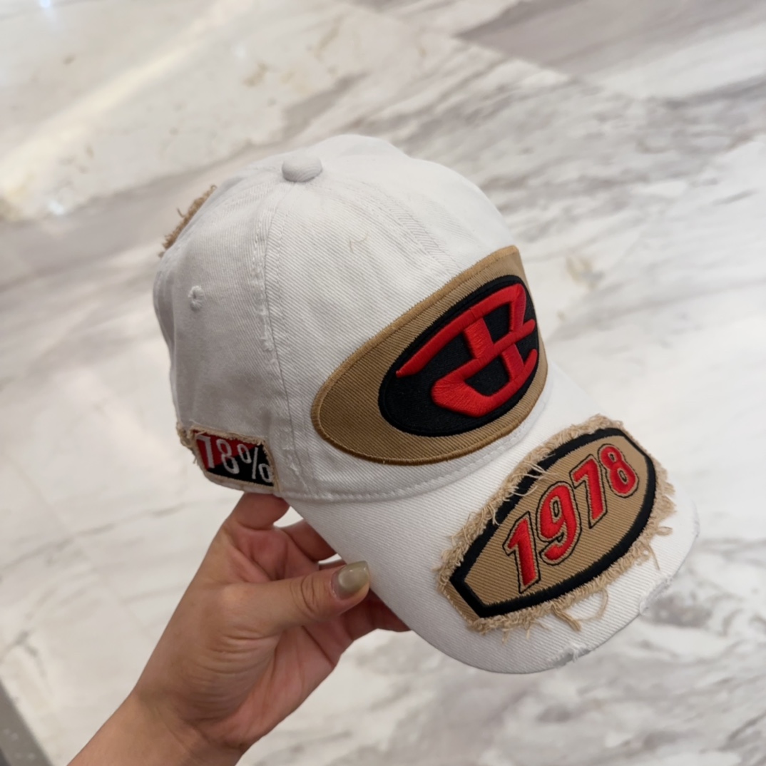 


Diesel 迪赛 棒球帽🧢 。棒球帽🧢，出街必备超好搭配，高品质 内标齐全，赶紧入手！