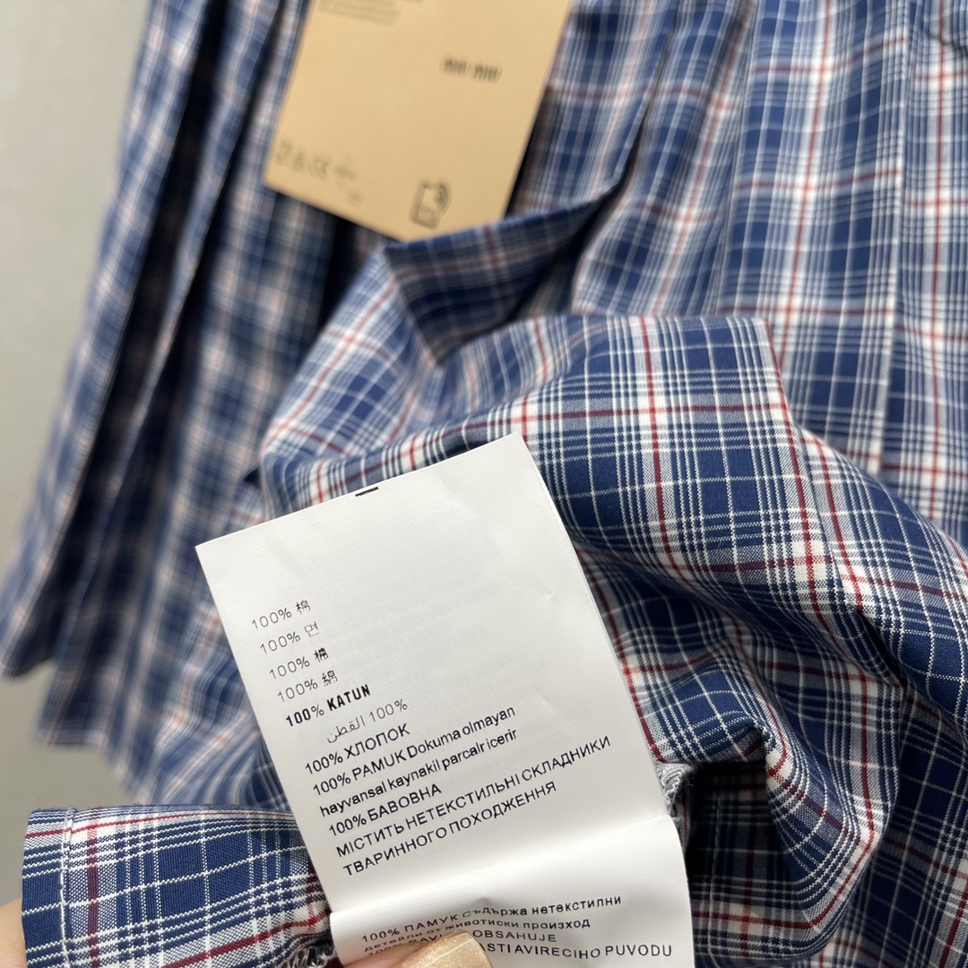 
Miu 25夏季新款 格纹百褶长半裙 松紧中高腰百褶裙身 一条裙子超大用料 褶位和褶量精致 垂感非常好