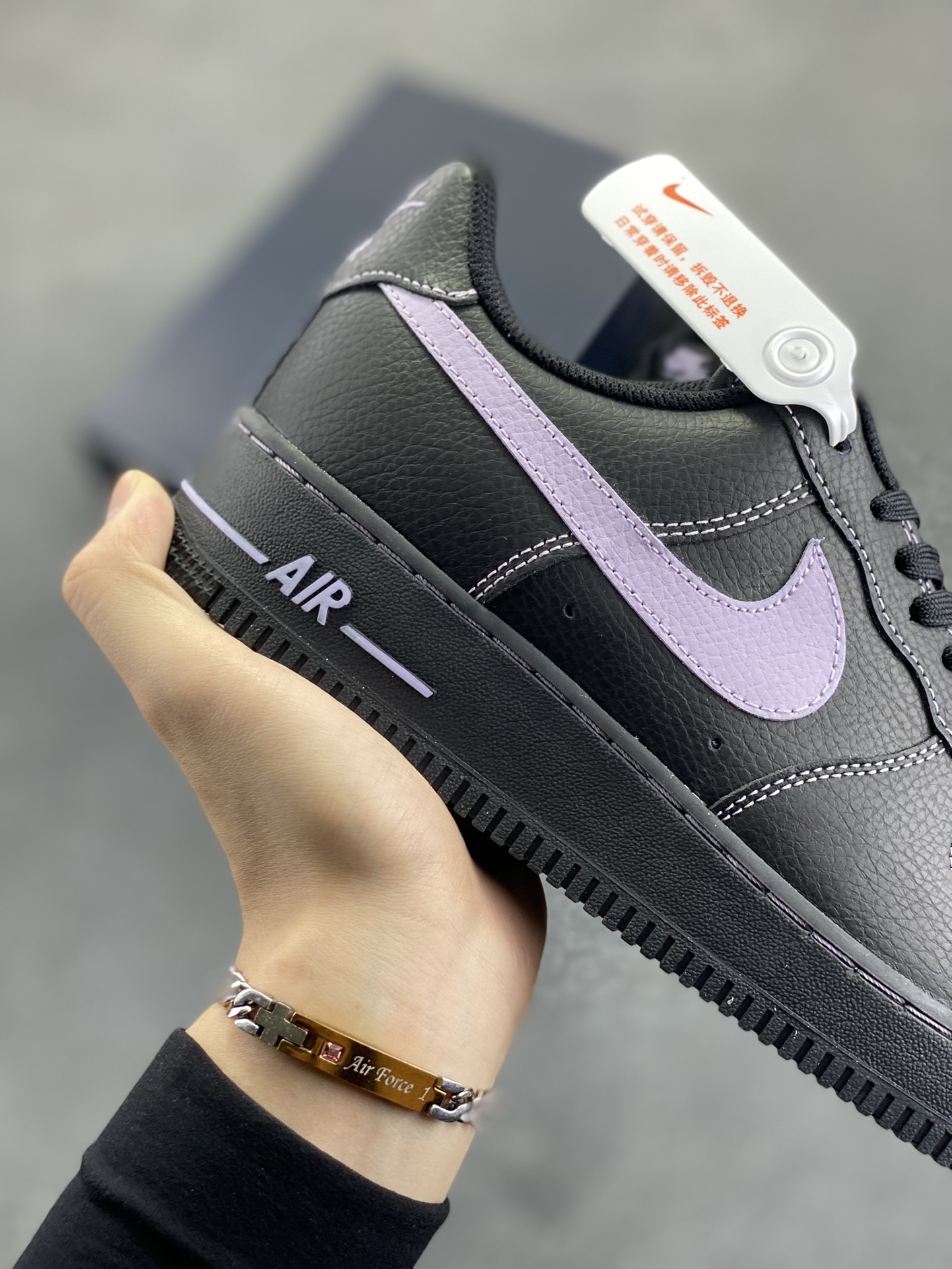 图片[6]-Nike Air Force 1 Low 黑紫 原楦头原纸板 打造纯正空军版型 专注外贸渠道 全掌内置蜂窝气垫 原盒配件 原厂中底钢印、拉帮完美 货号：HQ2037-001 尺码：36 36.5 37.5 38 38.5 39 40 40.5 41 42 42.5 43 44 44.5 45-选品中心