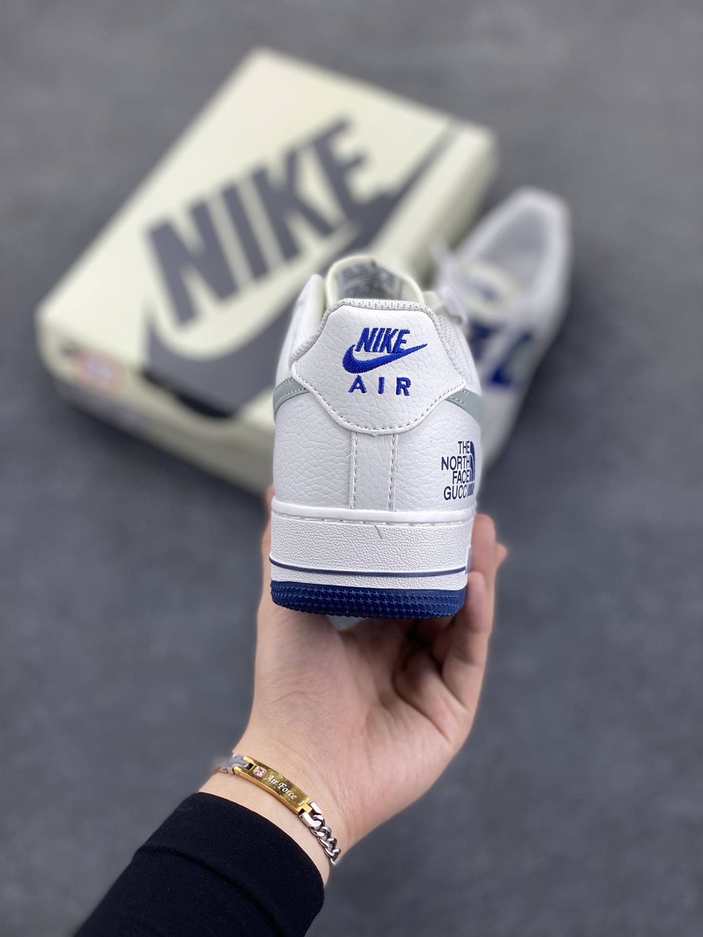 图片[4]-Nike Air Force 1 Low 空军一号低帮百搭休闲运动板鞋。柔软、弹性十足的缓震性能和出色的中底设计，横跨复古与现代的外型结合，造就出风靡全球三十多年的Force 1，直到今天还深受青睐。 货号：DQ7659-106 尺码：36 36.5 37.5 38 38.5 39 40 40.5 41 42 42.5 43 44 44.5 45-选品中心