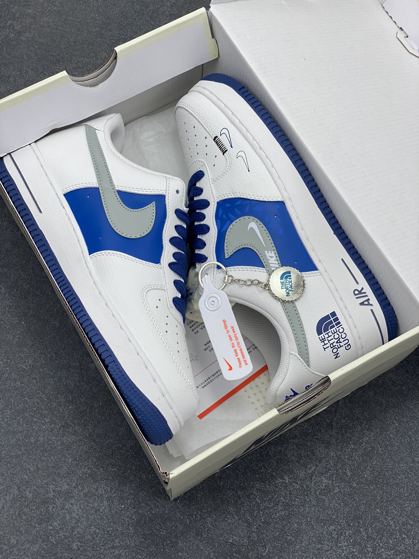 图片[9]-Nike Air Force 1 Low 空军一号低帮百搭休闲运动板鞋。柔软、弹性十足的缓震性能和出色的中底设计，横跨复古与现代的外型结合，造就出风靡全球三十多年的Force 1，直到今天还深受青睐。 货号：DQ7659-106 尺码：36 36.5 37.5 38 38.5 39 40 40.5 41 42 42.5 43 44 44.5 45-选品中心