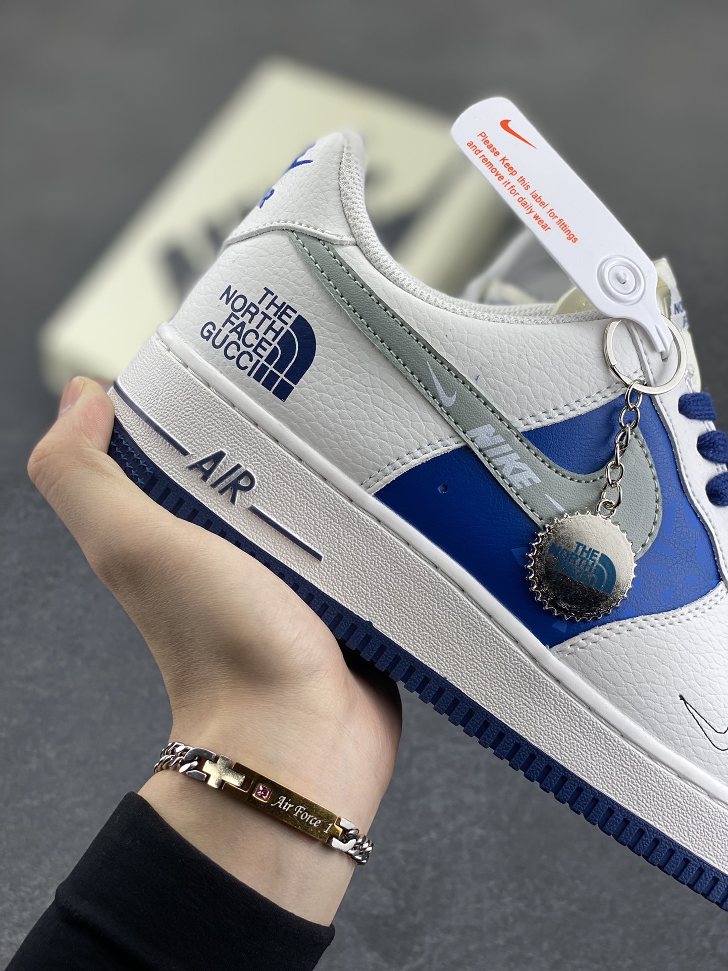 图片[6]-Nike Air Force 1 Low 空军一号低帮百搭休闲运动板鞋。柔软、弹性十足的缓震性能和出色的中底设计，横跨复古与现代的外型结合，造就出风靡全球三十多年的Force 1，直到今天还深受青睐。 货号：DQ7659-106 尺码：36 36.5 37.5 38 38.5 39 40 40.5 41 42 42.5 43 44 44.5 45-选品中心