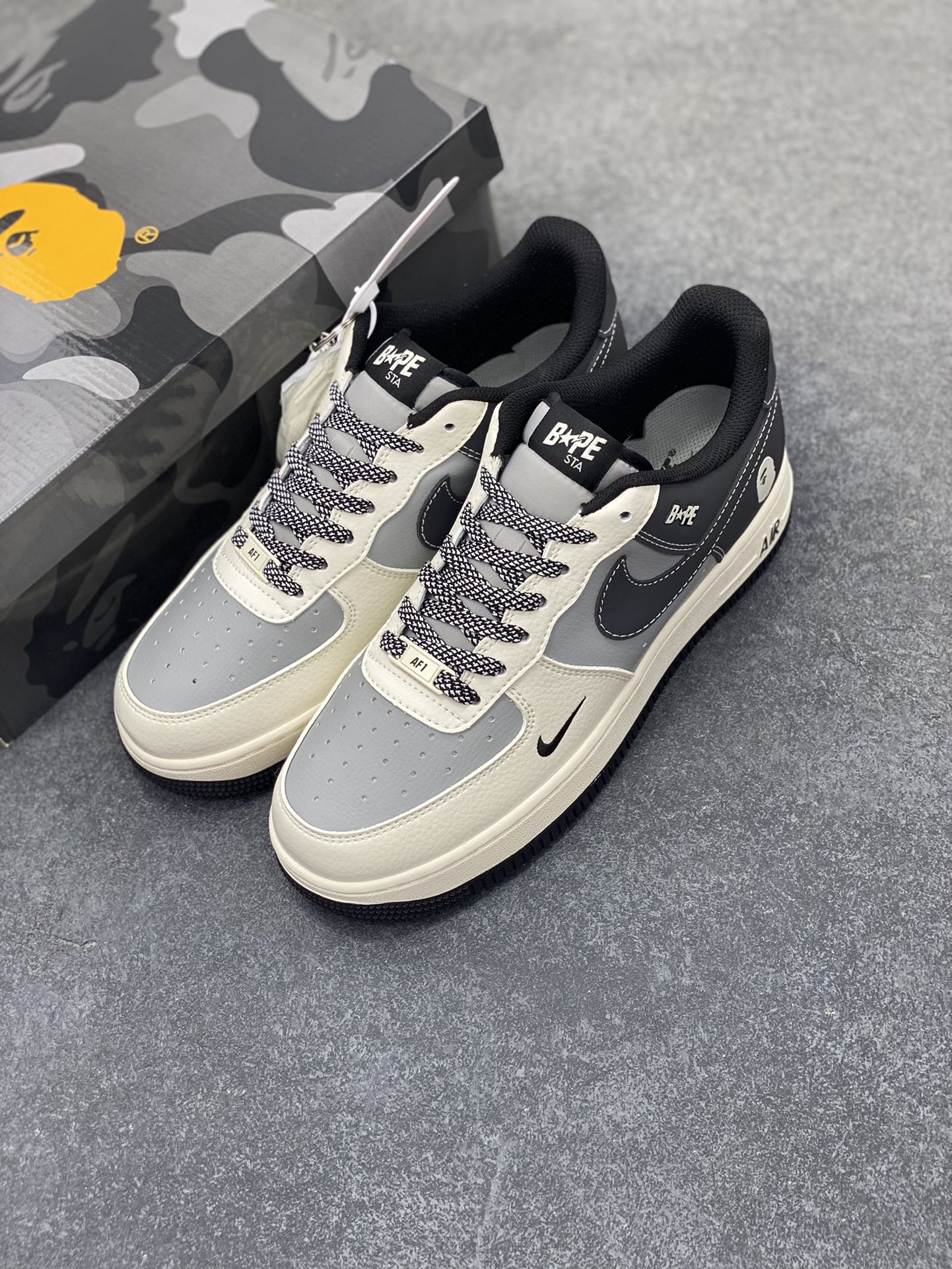 图片[8]-NIke Air Force 1 \’07 Low “Bape联名–米灰黑”空军一号 低帮 运动鞋 休闲鞋 折边针车 工艺难度大 原楦头原纸板 原装鞋盒 定制五金配件 内置全掌气垫 原厂鞋底 货号：BB6566-209 尺码：36 36.5 37.5 38 38.5 39 40 40.5 41 42 42.5 43 44 44.5 45-选品中心