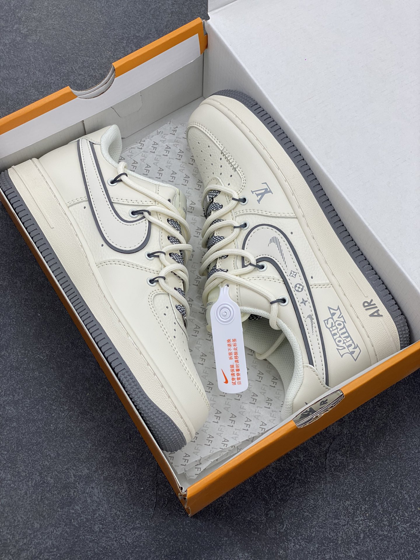 图片[9]-NIke Air Force 1 \’07 Low “LV联名——米灰底抽绳”空军一号 低帮 运动鞋 休闲鞋 折边针车 工艺难度大 原楦头原纸板 原装鞋盒 定制五金配件 内置全掌气垫 原厂鞋底 货号：DM6868-100 尺码：36 36.5 37.5 38 38.5 39 40 40.5 41 42 42.5 43 44 44.5 45-选品中心