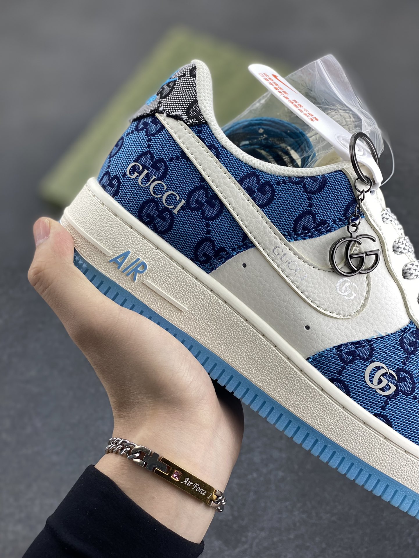 图片[6]-NIke Air Force 1 \’07 Low “古驰联名–蓝花纹”空军一号 低帮 运动鞋 休闲鞋 折边针车 工艺难度大 原楦头原纸板 原装鞋盒 定制五金配件 内置全掌气垫 原厂鞋底 货号：BB9577-101 尺码：36 36.5 37.5 38 38.5 39 40 40.5 41 42 42.5 43 44 44.5 45-选品中心