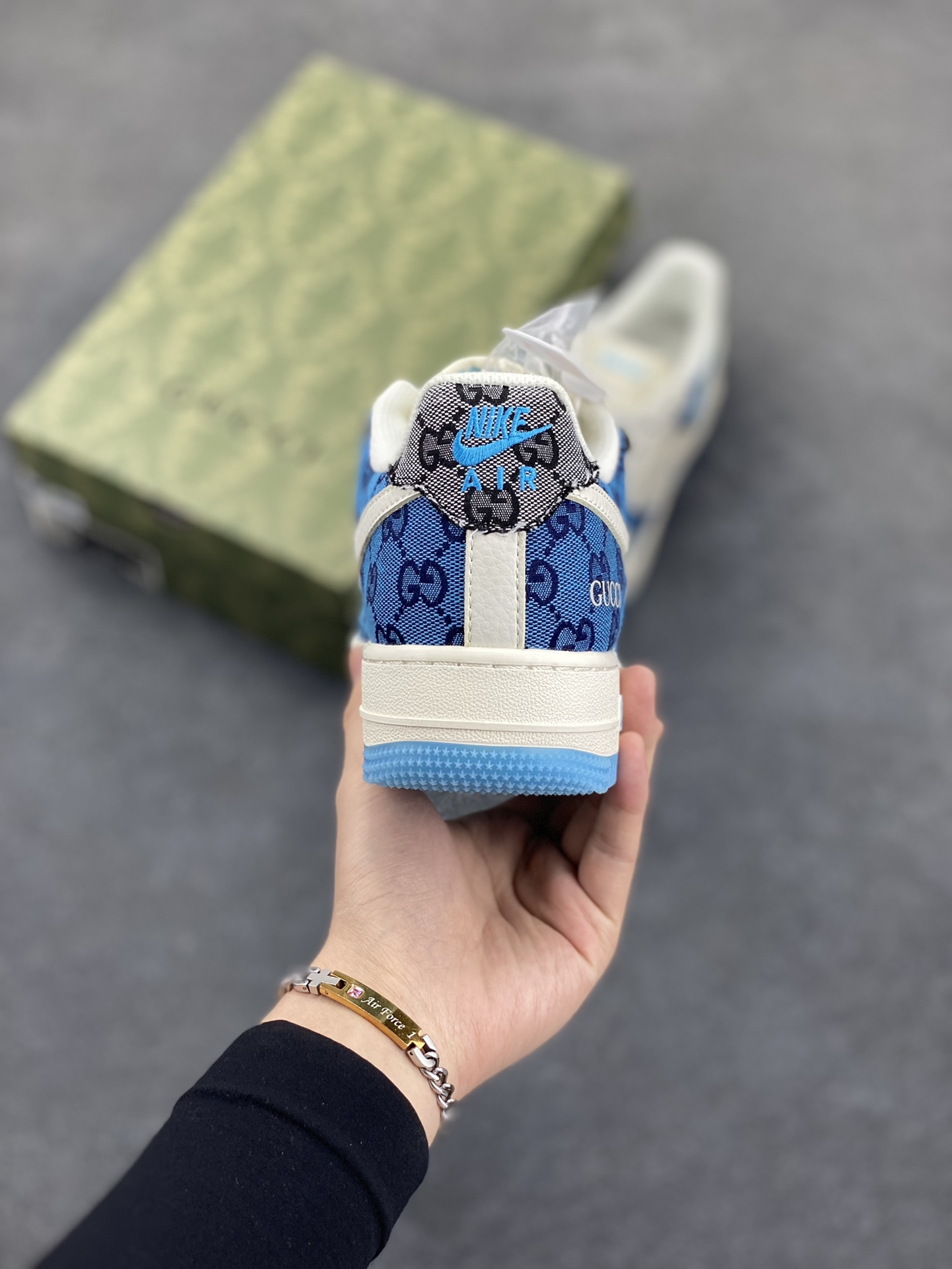 图片[4]-NIke Air Force 1 \’07 Low “古驰联名–蓝花纹”空军一号 低帮 运动鞋 休闲鞋 折边针车 工艺难度大 原楦头原纸板 原装鞋盒 定制五金配件 内置全掌气垫 原厂鞋底 货号：BB9577-101 尺码：36 36.5 37.5 38 38.5 39 40 40.5 41 42 42.5 43 44 44.5 45-选品中心