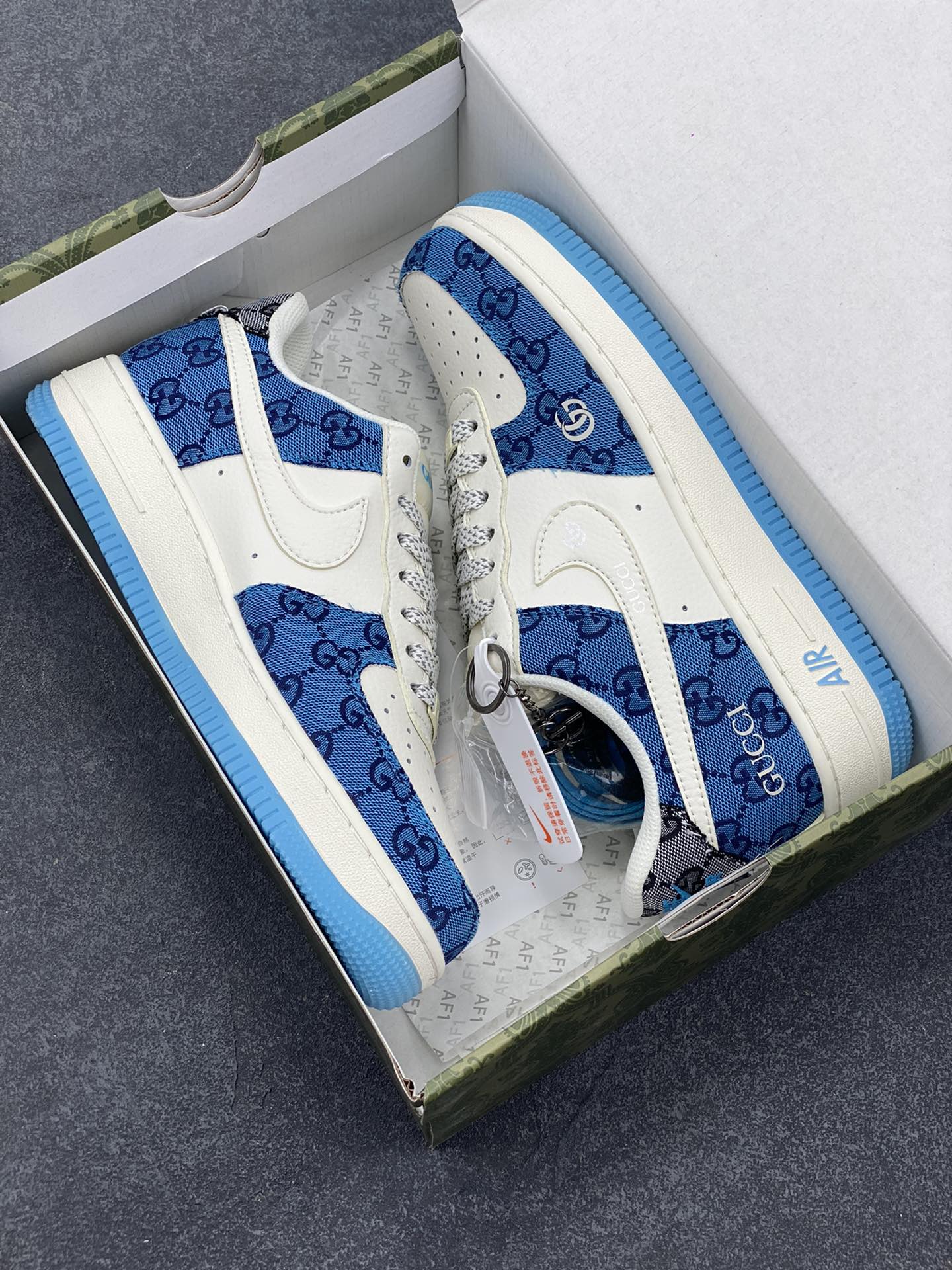 图片[9]-NIke Air Force 1 \’07 Low “古驰联名–蓝花纹”空军一号 低帮 运动鞋 休闲鞋 折边针车 工艺难度大 原楦头原纸板 原装鞋盒 定制五金配件 内置全掌气垫 原厂鞋底 货号：BB9577-101 尺码：36 36.5 37.5 38 38.5 39 40 40.5 41 42 42.5 43 44 44.5 45-选品中心