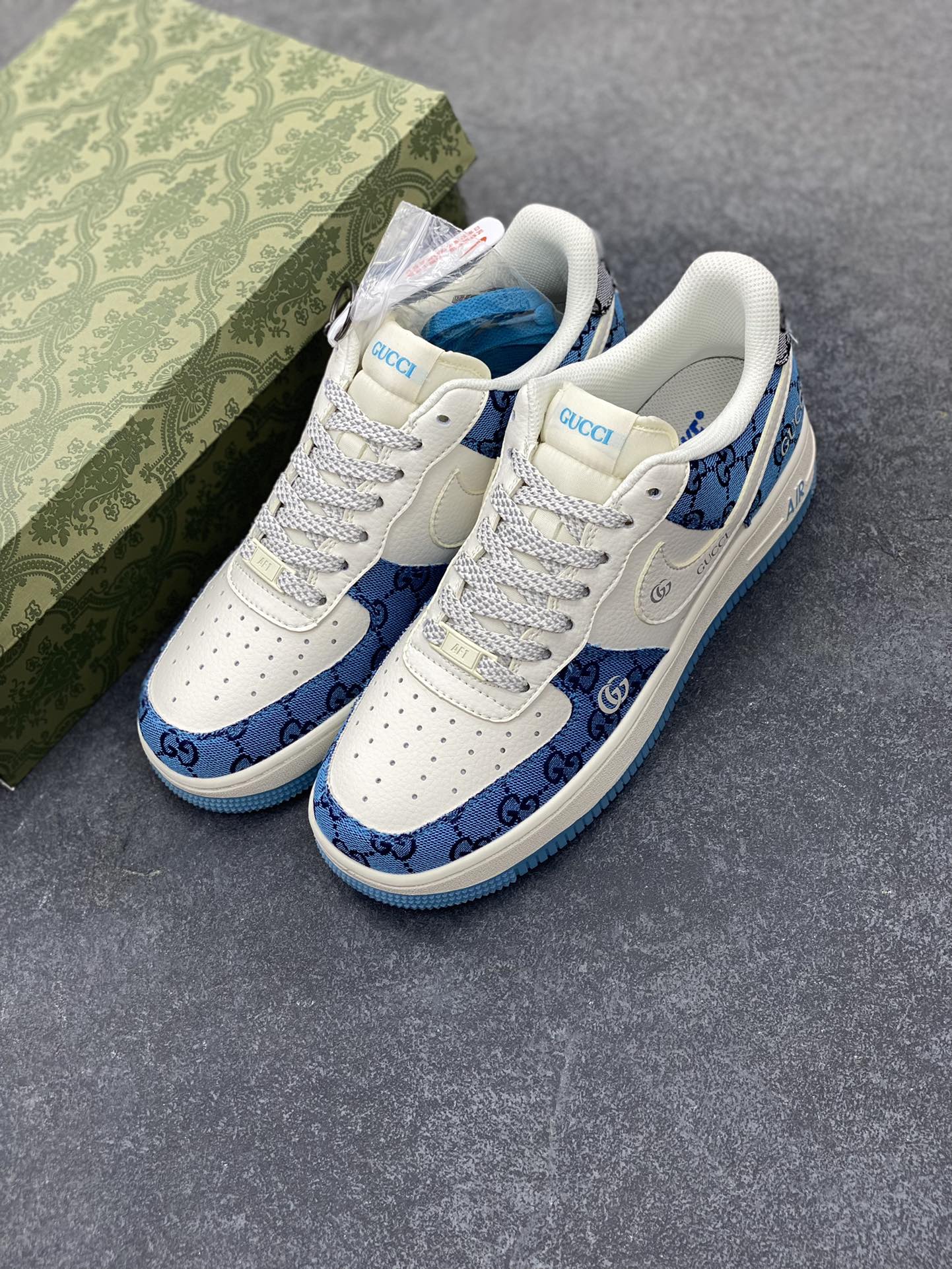 图片[8]-NIke Air Force 1 \’07 Low “古驰联名–蓝花纹”空军一号 低帮 运动鞋 休闲鞋 折边针车 工艺难度大 原楦头原纸板 原装鞋盒 定制五金配件 内置全掌气垫 原厂鞋底 货号：BB9577-101 尺码：36 36.5 37.5 38 38.5 39 40 40.5 41 42 42.5 43 44 44.5 45-选品中心