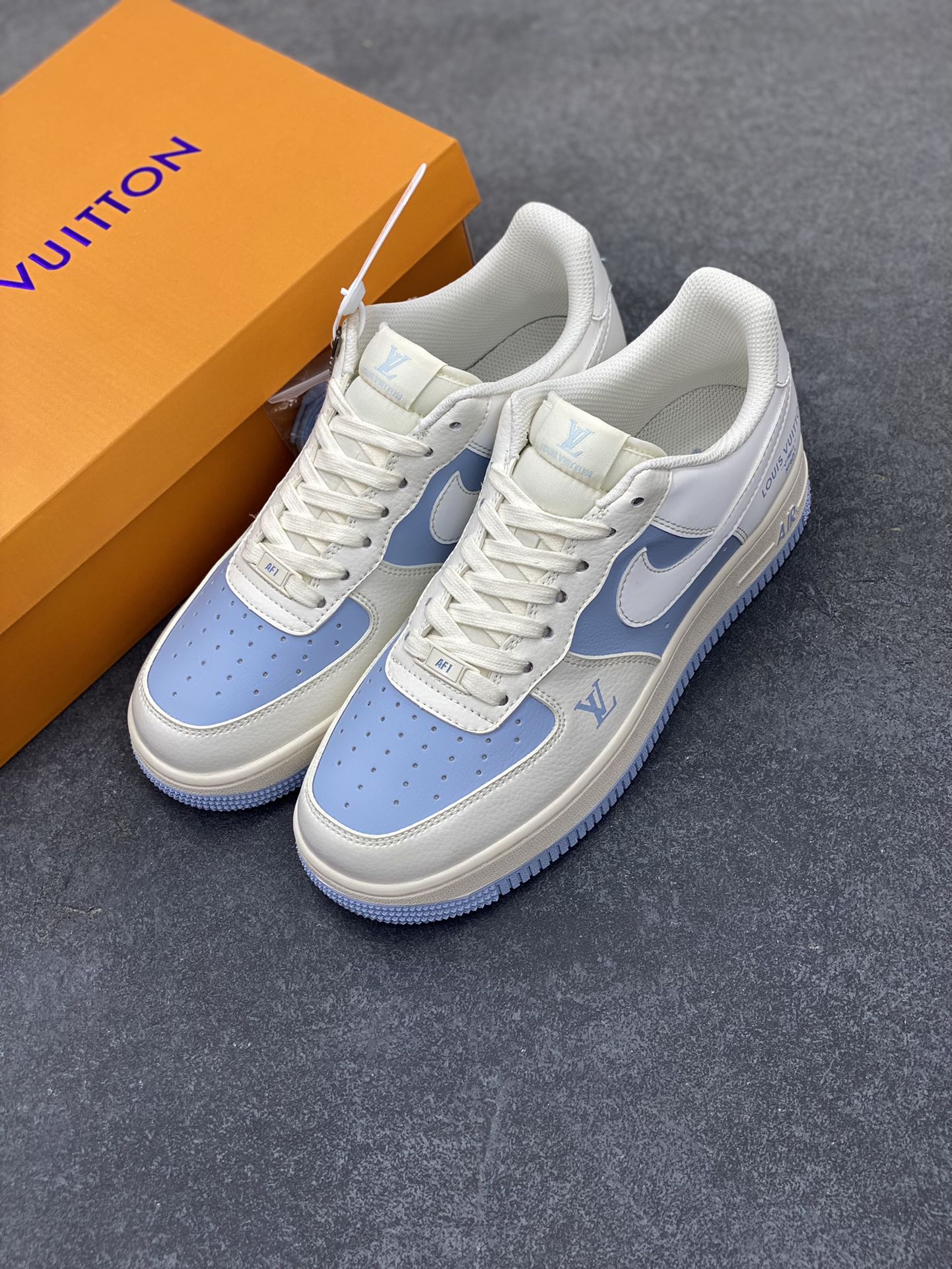 图片[8]-NIke Air Force 1 \’07 Low “LV联名–米白冰蓝”空军一号 低帮 运动鞋 休闲鞋 折边针车 工艺难度大 原楦头原纸板 原装鞋盒 定制五金配件 内置全掌气垫 原厂鞋底 货号：BB9599-203 尺码：36 36.5 37.5 38 38.5 39 40 40.5 41 42 42.5 43 44 44.5 45-选品中心