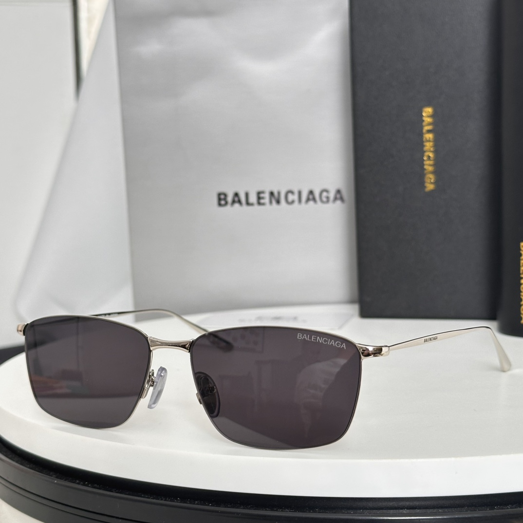  ‼️BALENCIAG*巴黎*世家⚜️⚜️⚜️MODEL：BB0415O⚜️⚜️⚜️SIZE：60口1