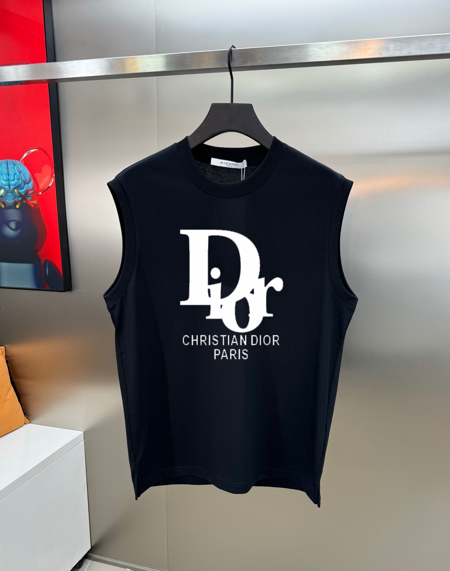 Dior 品牌【DIOR迪奥】2025夏季新品背心T袖 简约款式 任何人都可以轻松驾驶 进口定制丝光棉面料 手软舒适有型 吸汗透气