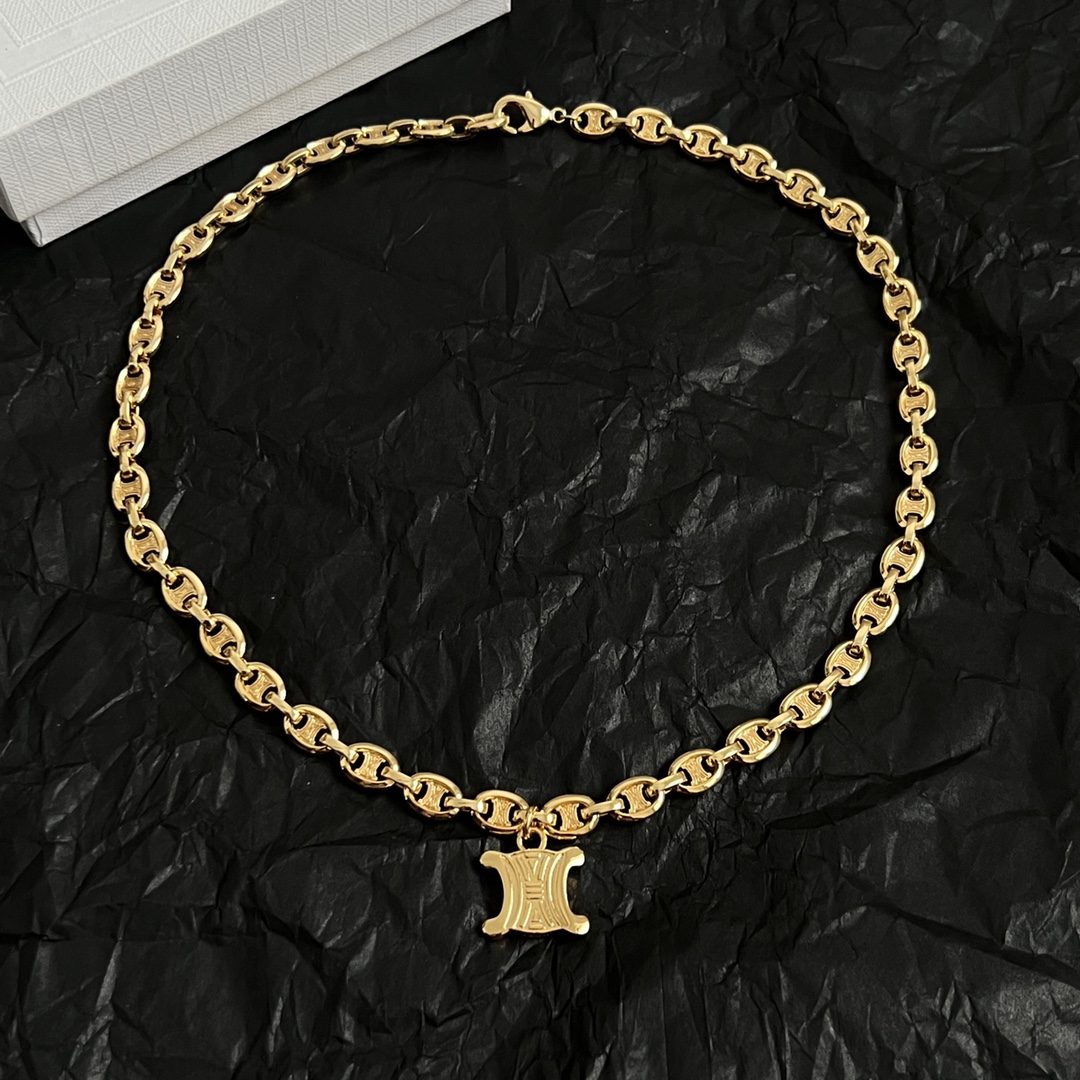 】Celine 赛琳 项链 一直是简约时尚界的标杆大胆的设计 百看不厌▪️搭配起来更Fashion ✨✨