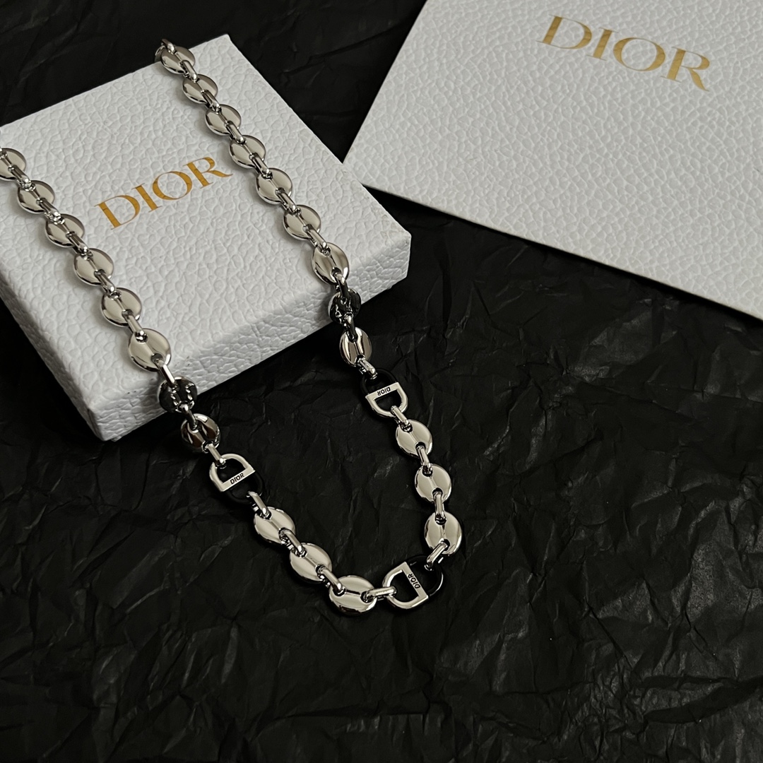 】👑Dior 迪奥  项链 精选原版一致 黄铜材质 甜美气质高雅。