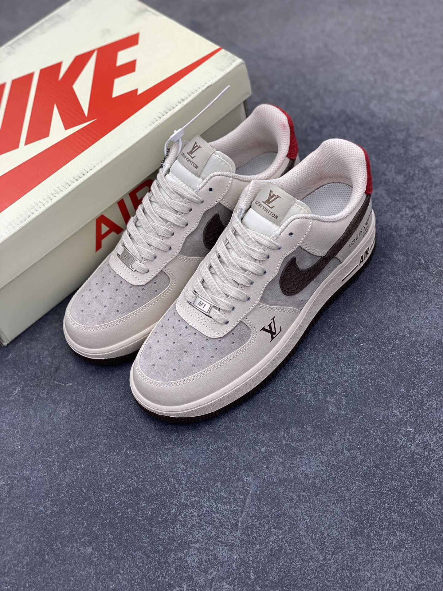 图片[8]-Nike Air Force 1 Low 空军一号低帮百搭休闲运动板鞋。柔软、弹性十足的缓震性能和出色的中底设计，横跨复古与现代的外型结合，造就出风靡全球三十多年的Force 1，直到今天还深受青睐。 货号：XX3168-129 尺码：36 36.5 37.5 38 38.5 39 40 40.5 41 42 42.5 43 44 44.5 45-选品中心